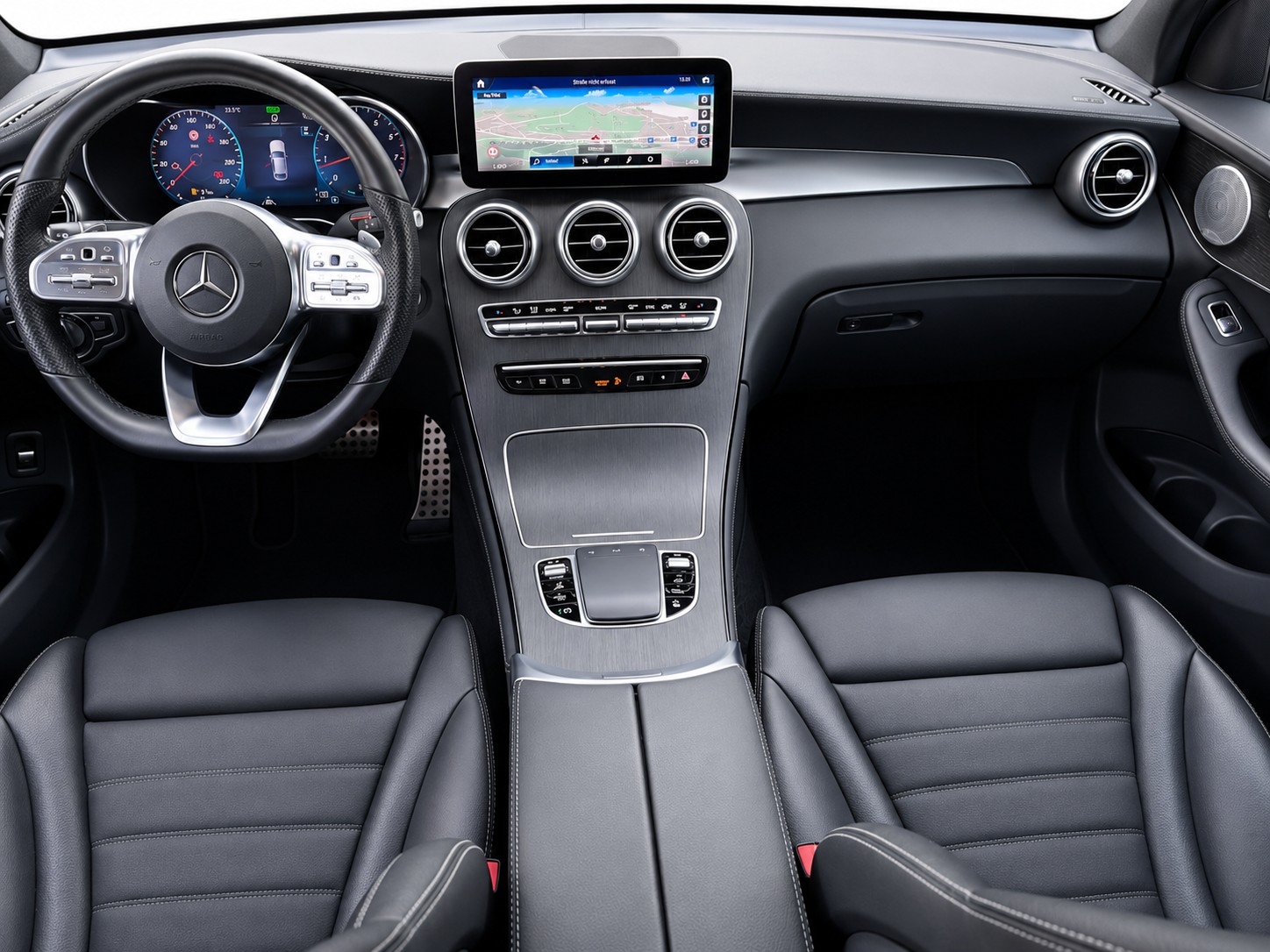 MERCEDES-BENZ GLC 300 AMG Line 4m Coupé-image-6