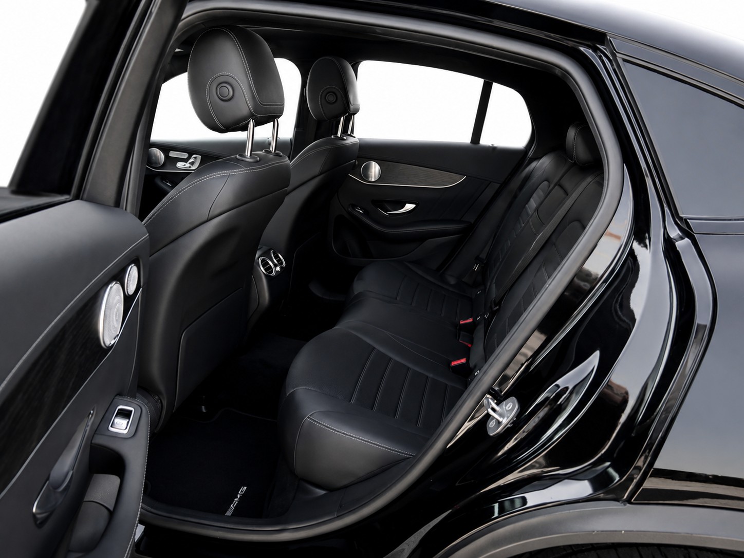MERCEDES-BENZ GLC 300 AMG Line 4m Coupé-image-8