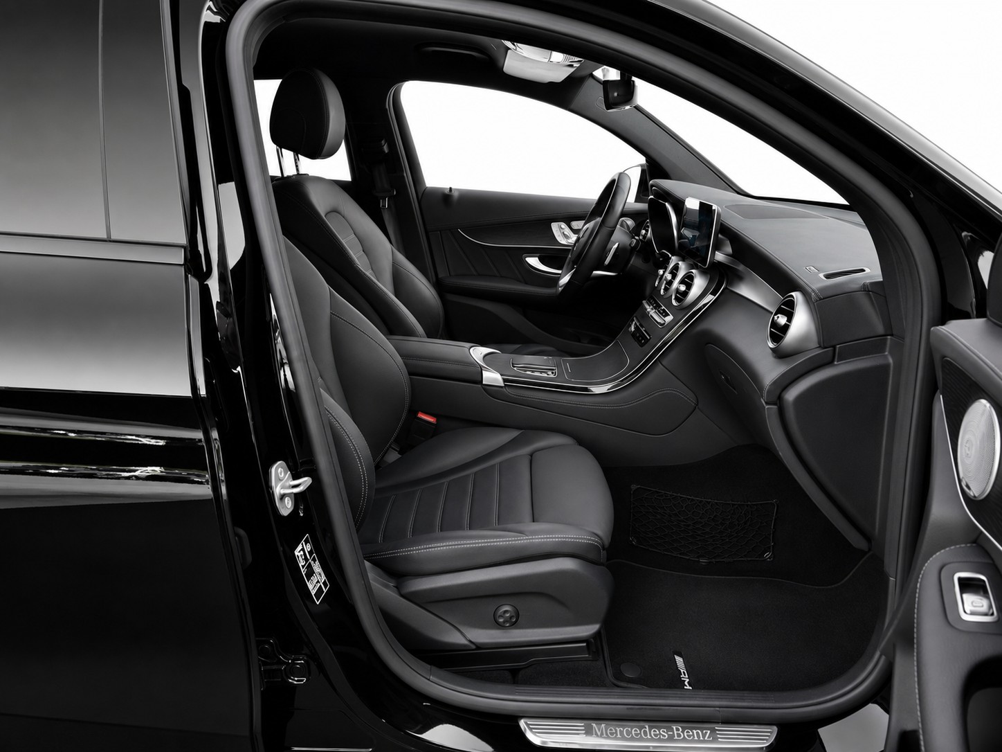 MERCEDES-BENZ GLC 300 AMG Line 4m Coupé-image-7