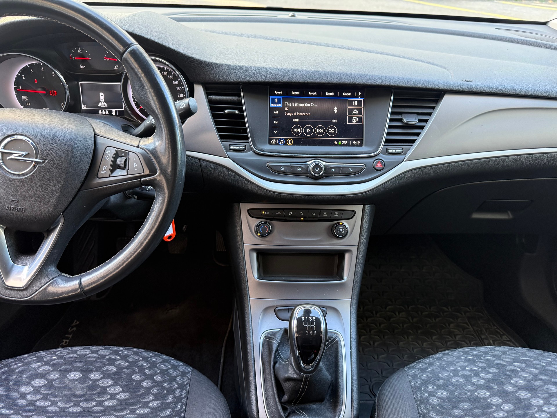 OPEL Astra Sports Tourer 1.2i Turbo Edition-image-4