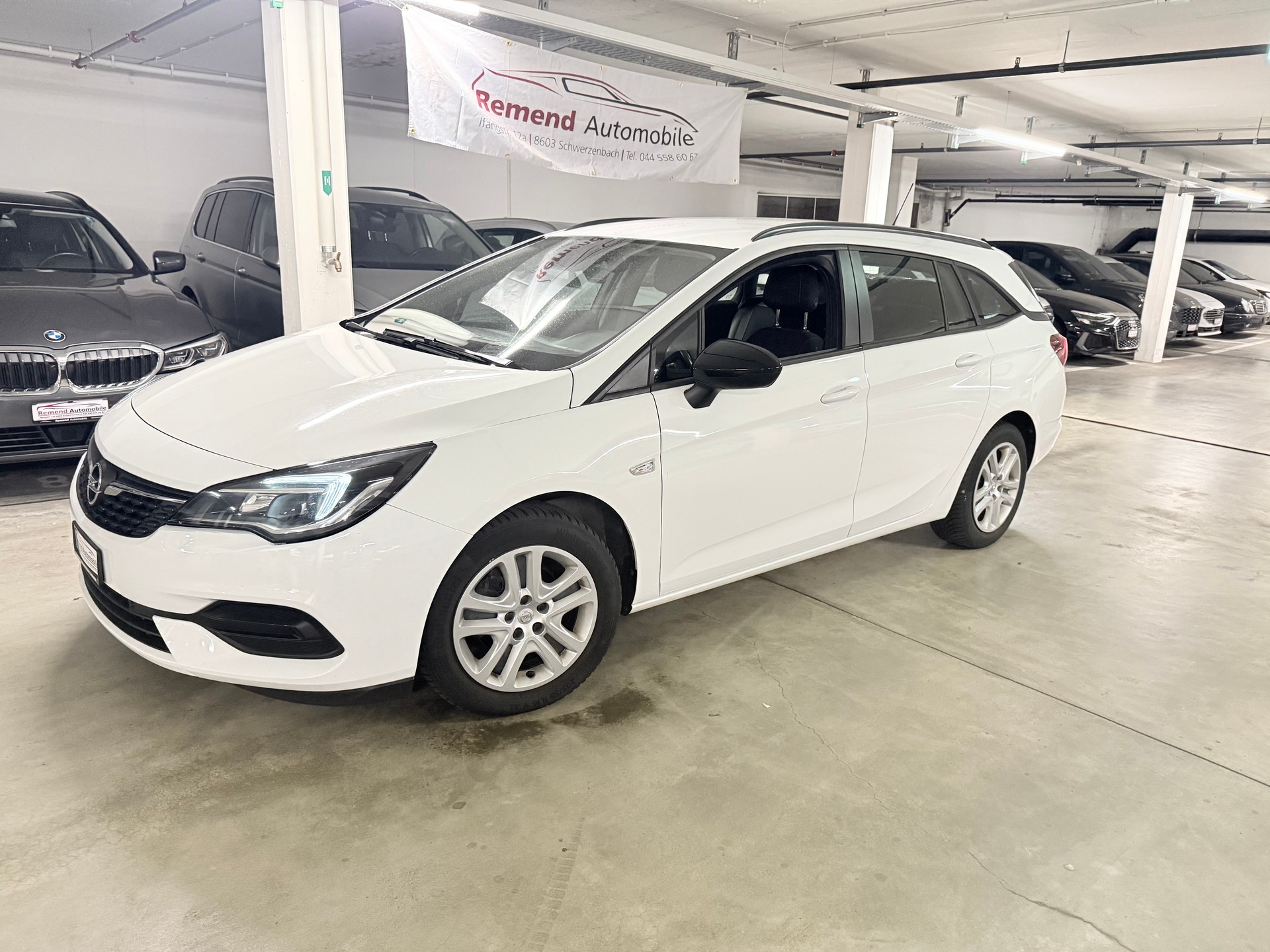 OPEL Astra Sports Tourer 1.2i Turbo Edition-image-1