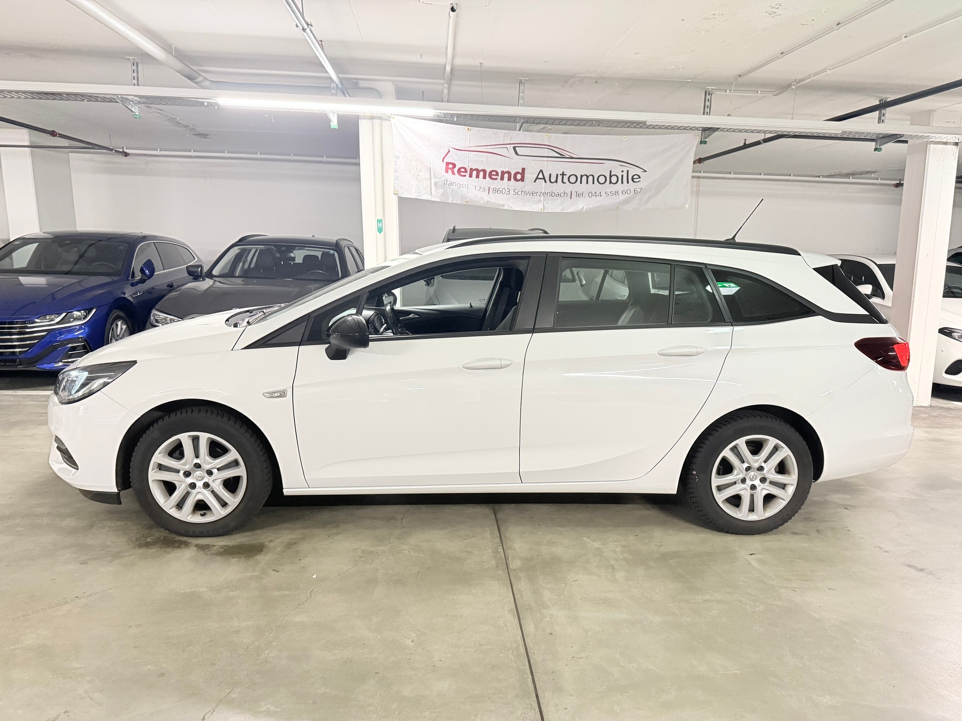 OPEL Astra Sports Tourer 1.2i Turbo Edition-image-3