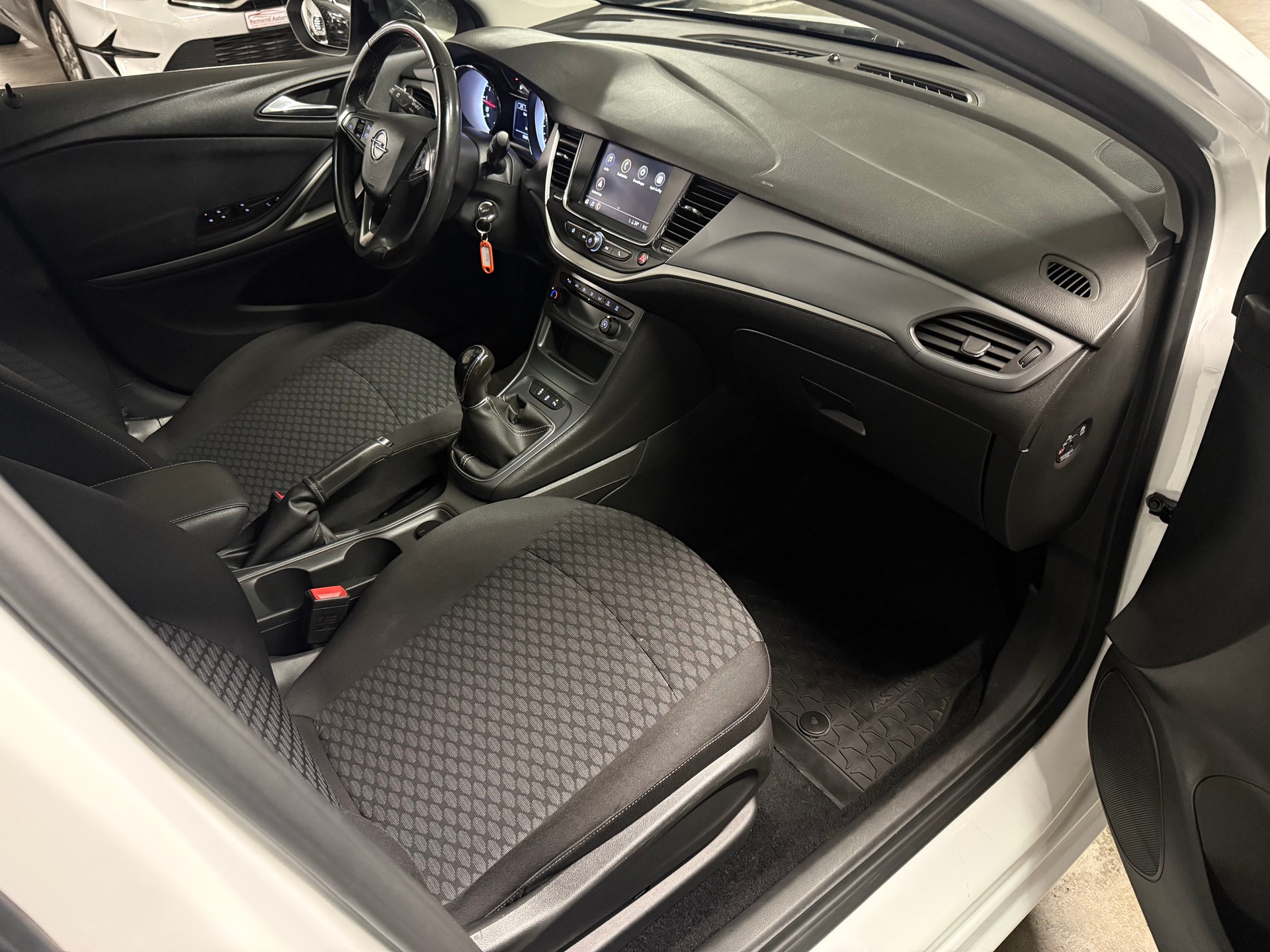 OPEL Astra Sports Tourer 1.2i Turbo Edition-image-11