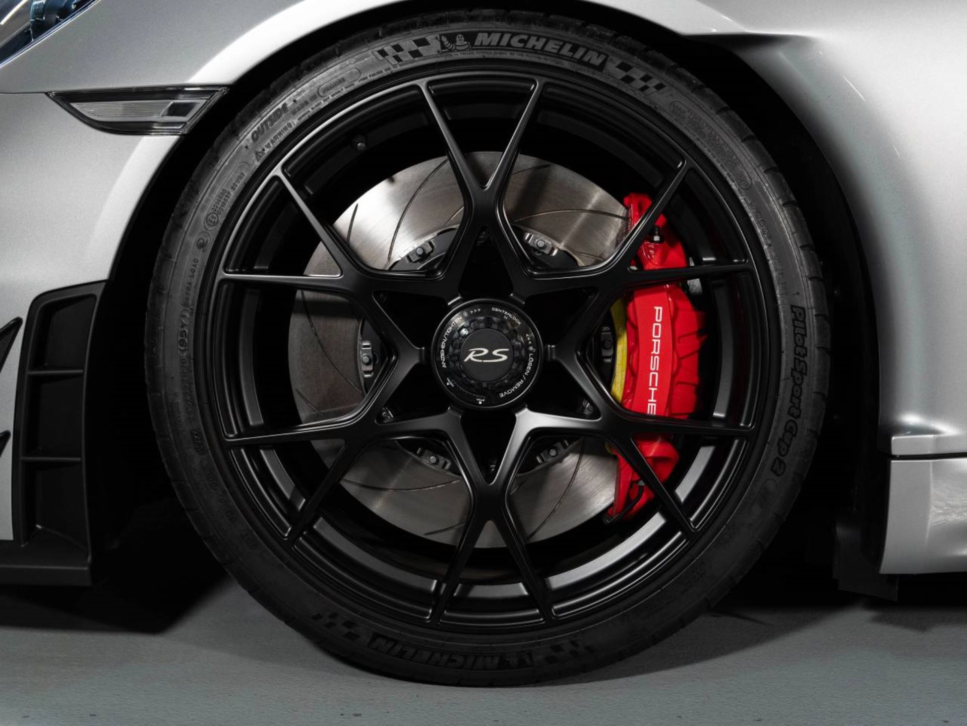 PORSCHE 718 Cayman GT4 RS (MY22)-image-30