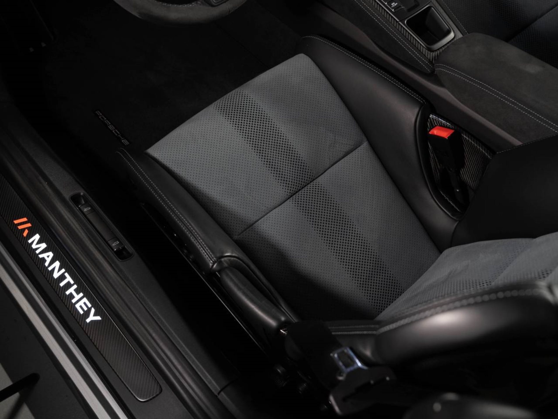 PORSCHE 718 Cayman GT4 RS (MY22)-image-20