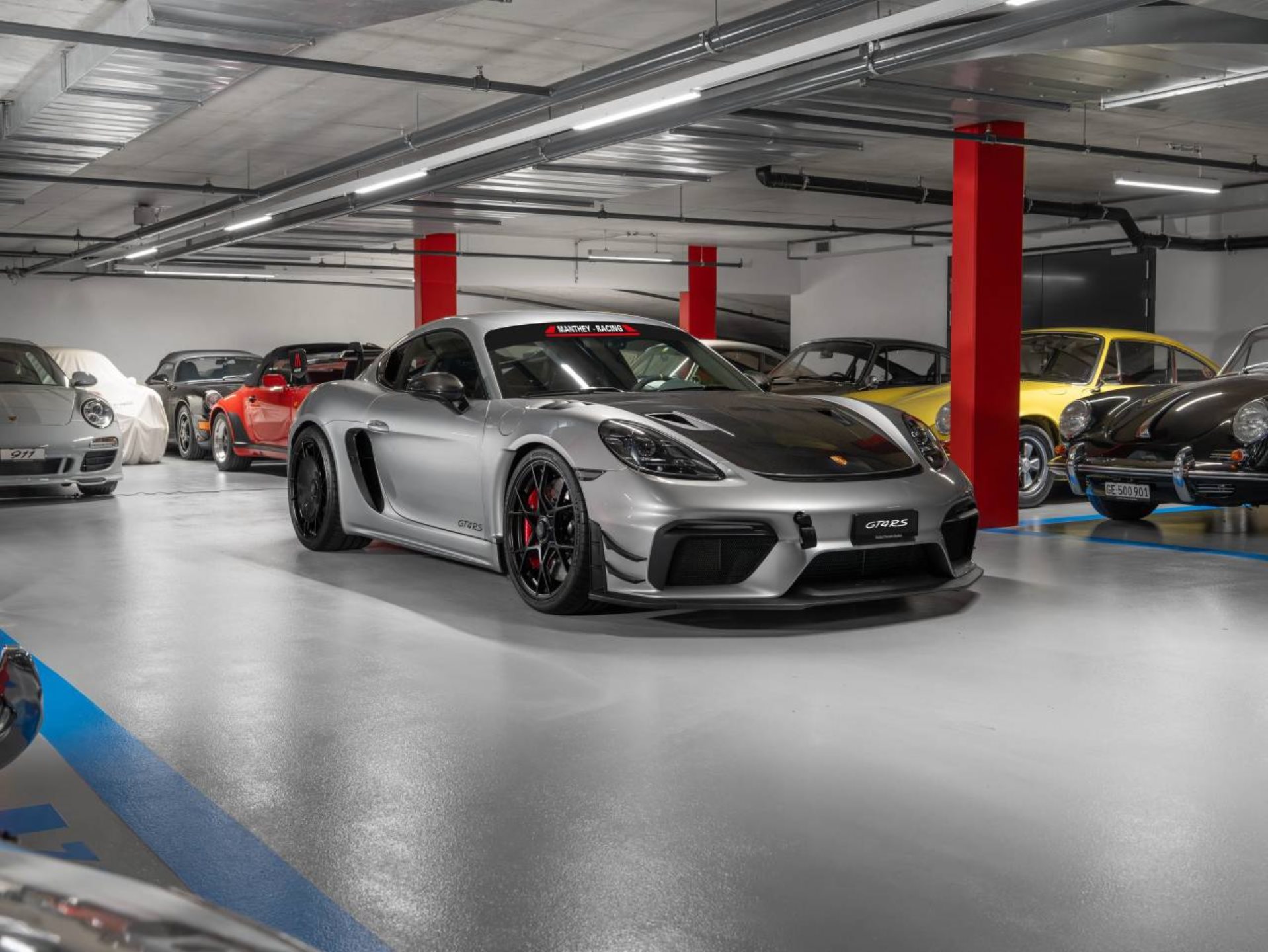 PORSCHE 718 Cayman GT4 RS (MY22)-image-2