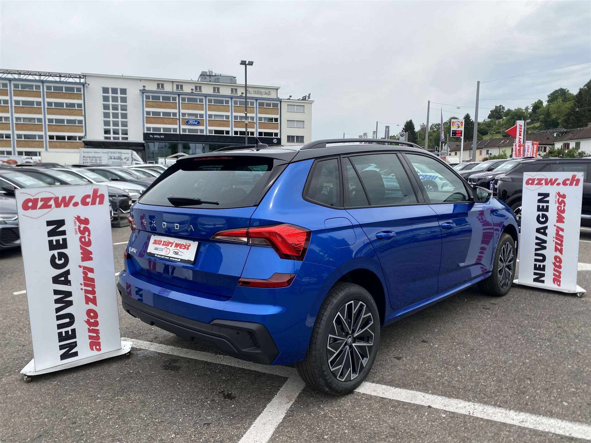 SKODA Kamiq 1.0 TSi Selection Black DSG-Automat-image-2