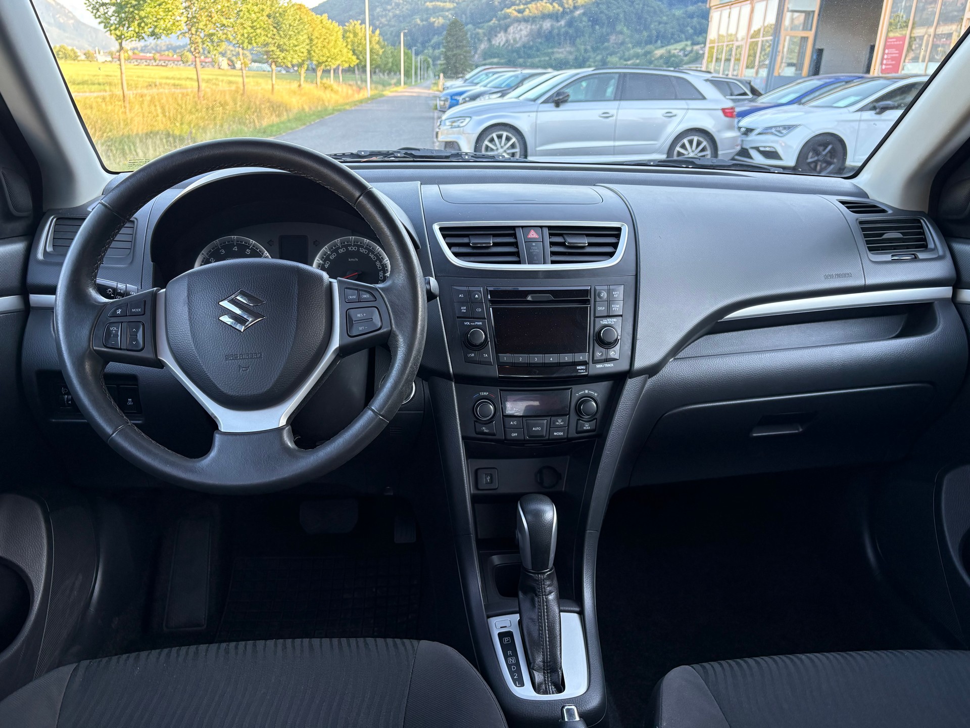 SUZUKI Swift 1.2i 16V GL Automatic-image-8