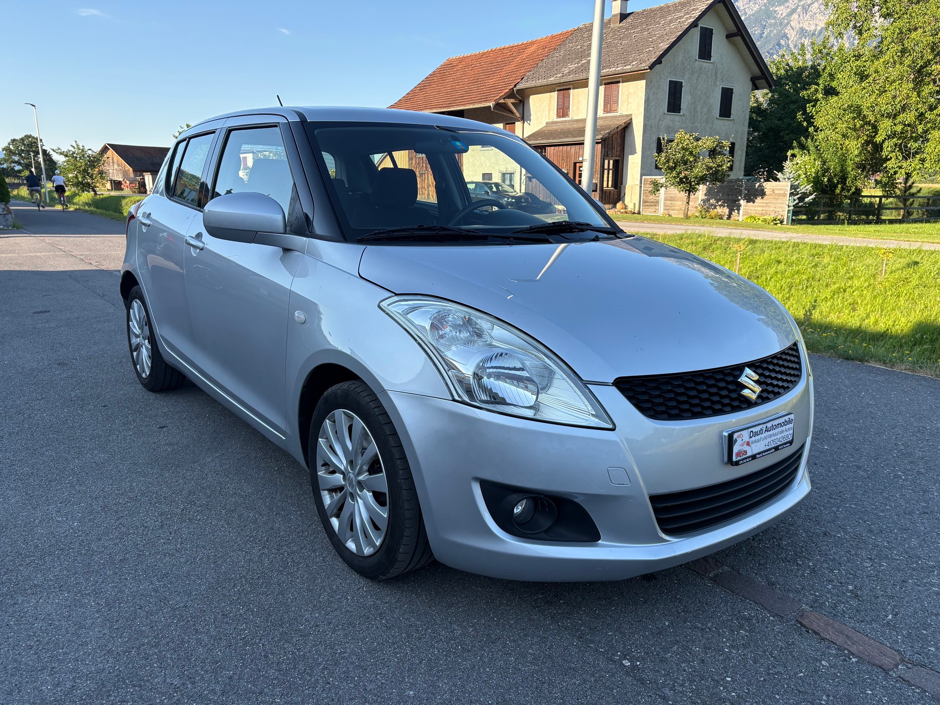 SUZUKI Swift 1.2i 16V GL Automatic-image-2