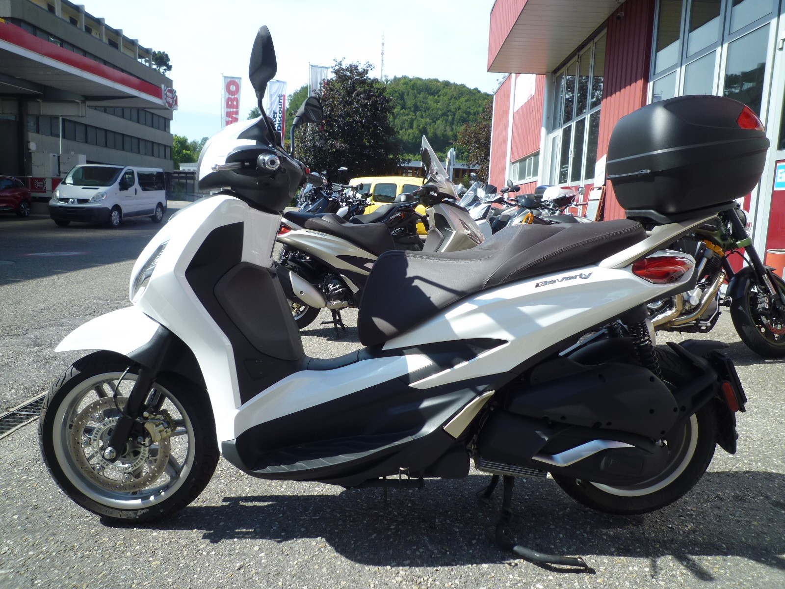 PIAGGIO Beverly 300-image-2