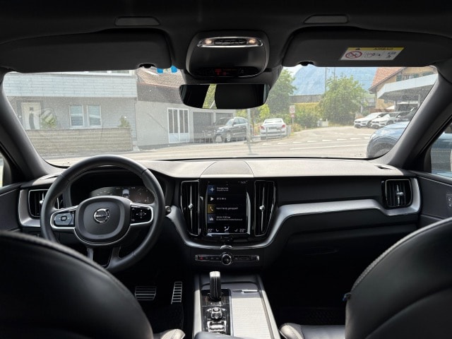 VOLVO XC60 2.0 B4 MH R-Design AWD-image-13