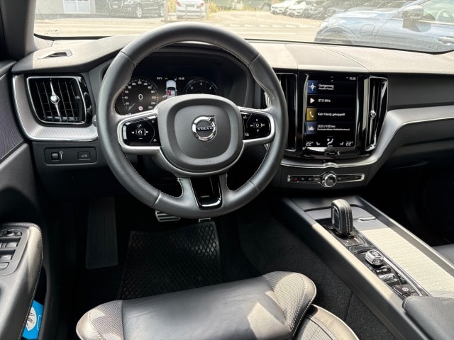 VOLVO XC60 2.0 B4 MH R-Design AWD-image-9