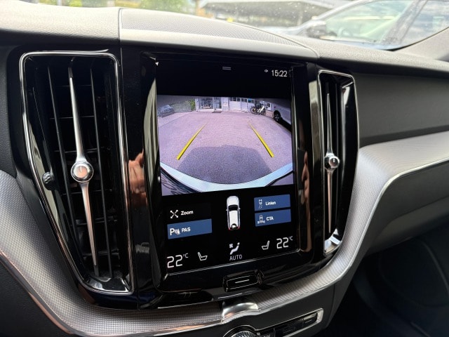 VOLVO XC60 2.0 B4 MH R-Design AWD-image-11