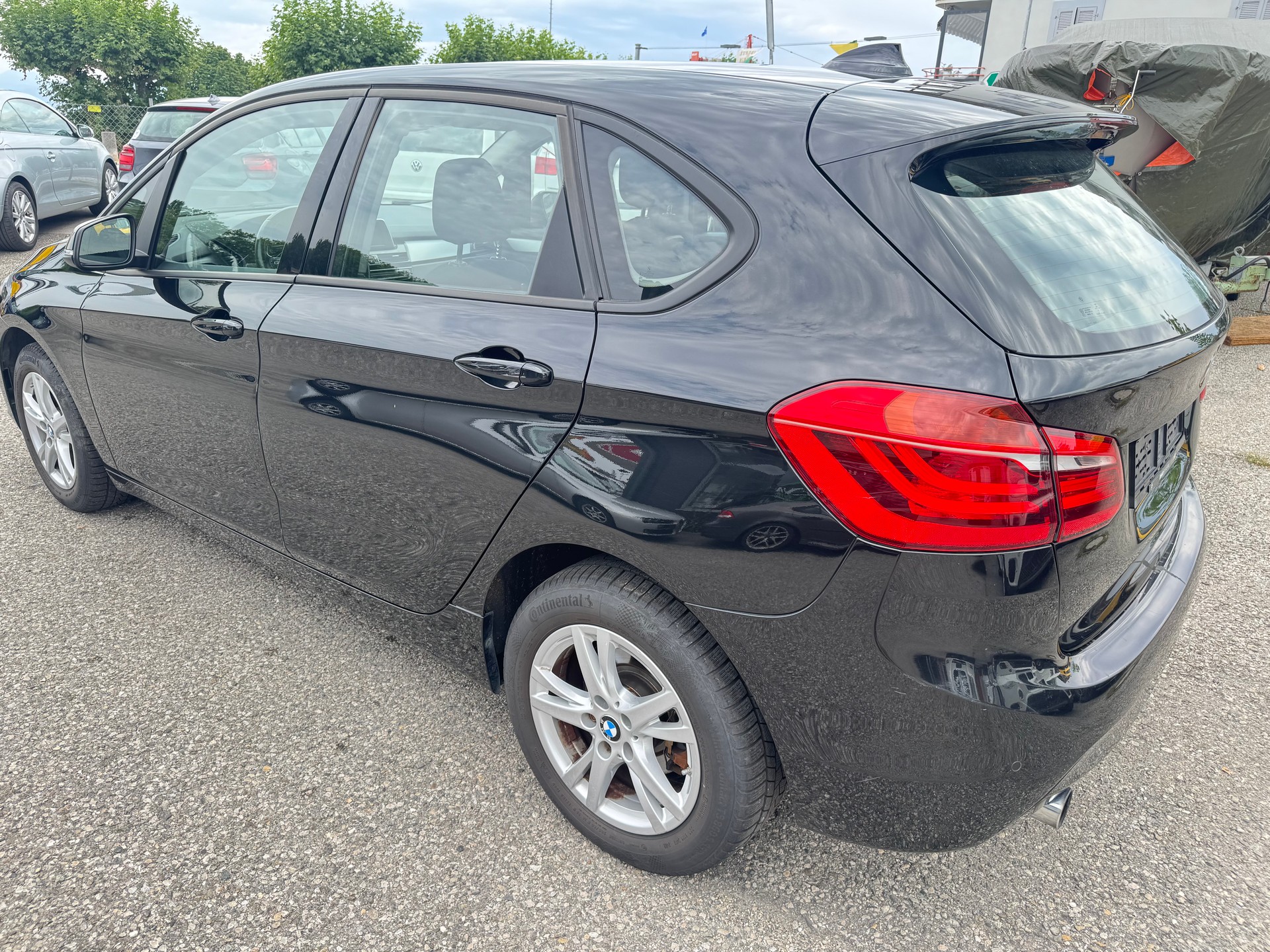 BMW 220i Active Tourer Steptronic-image-3