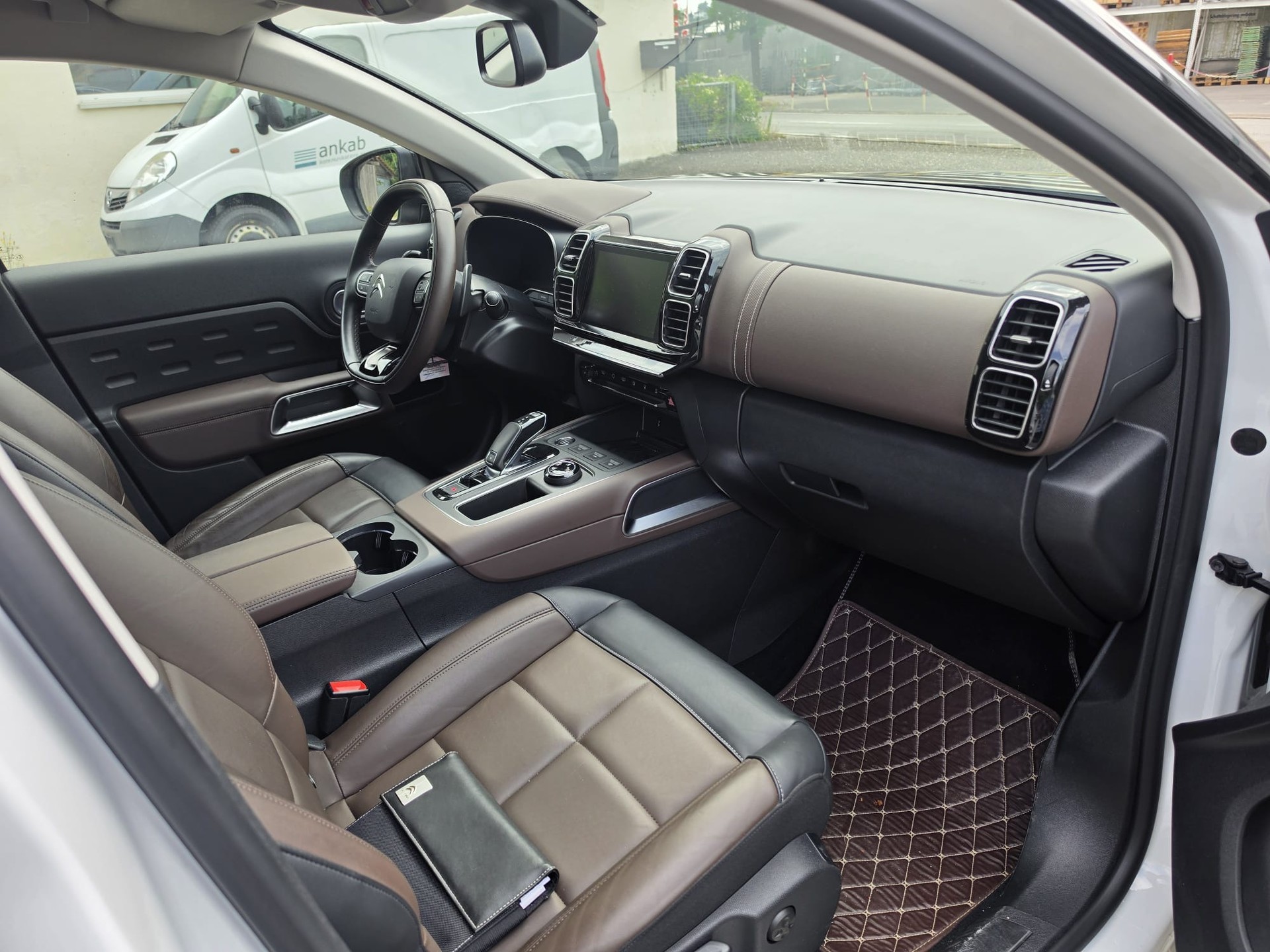 CITROEN C5 Aircross 1.5 BlueHD Shine EAT8-image-4