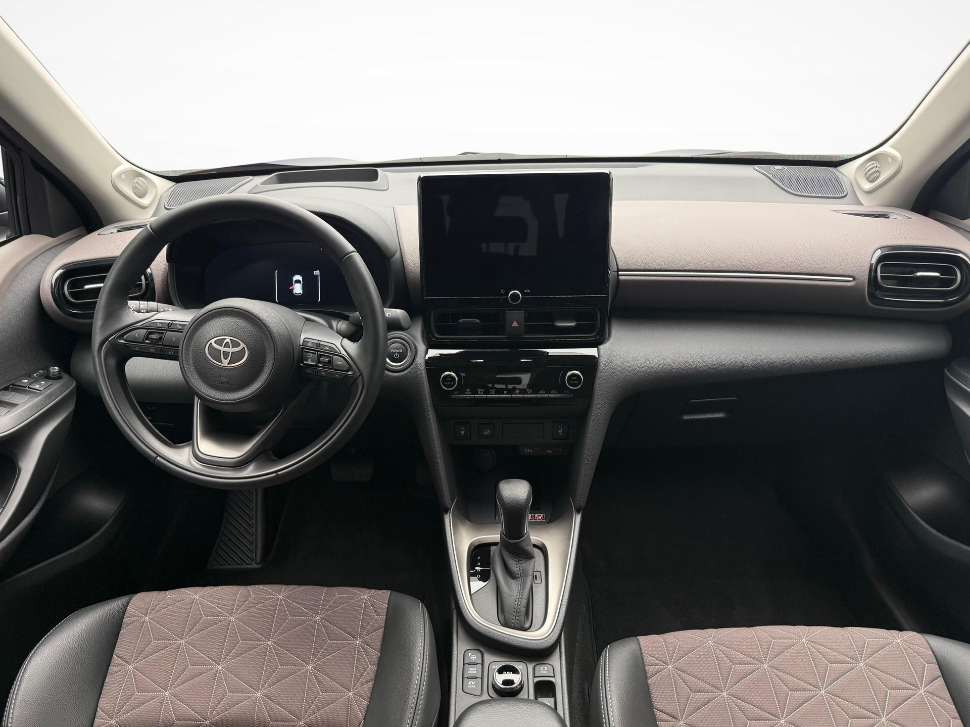 TOYOTA Yaris Cross 1.5 VVT-i HSD Premium AWD-i-image-8