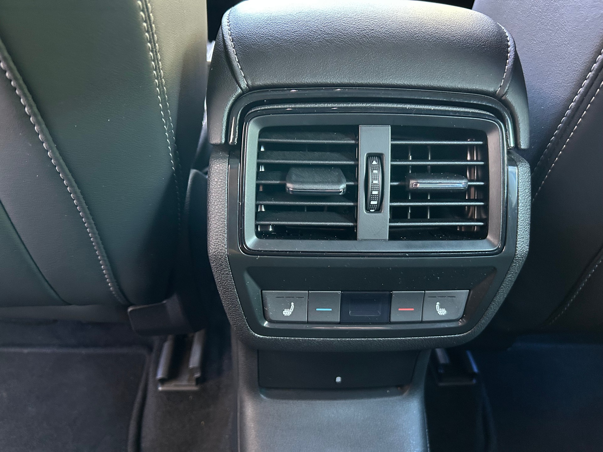 SKODA Kodiaq 2.0 TSI 4x4 SportLine-image-9