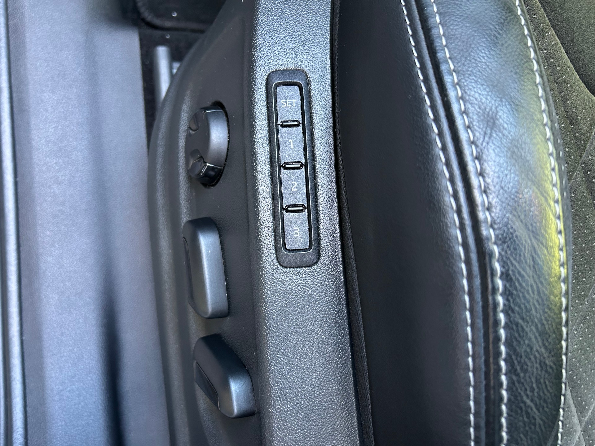 SKODA Kodiaq 2.0 TSI 4x4 SportLine-image-13