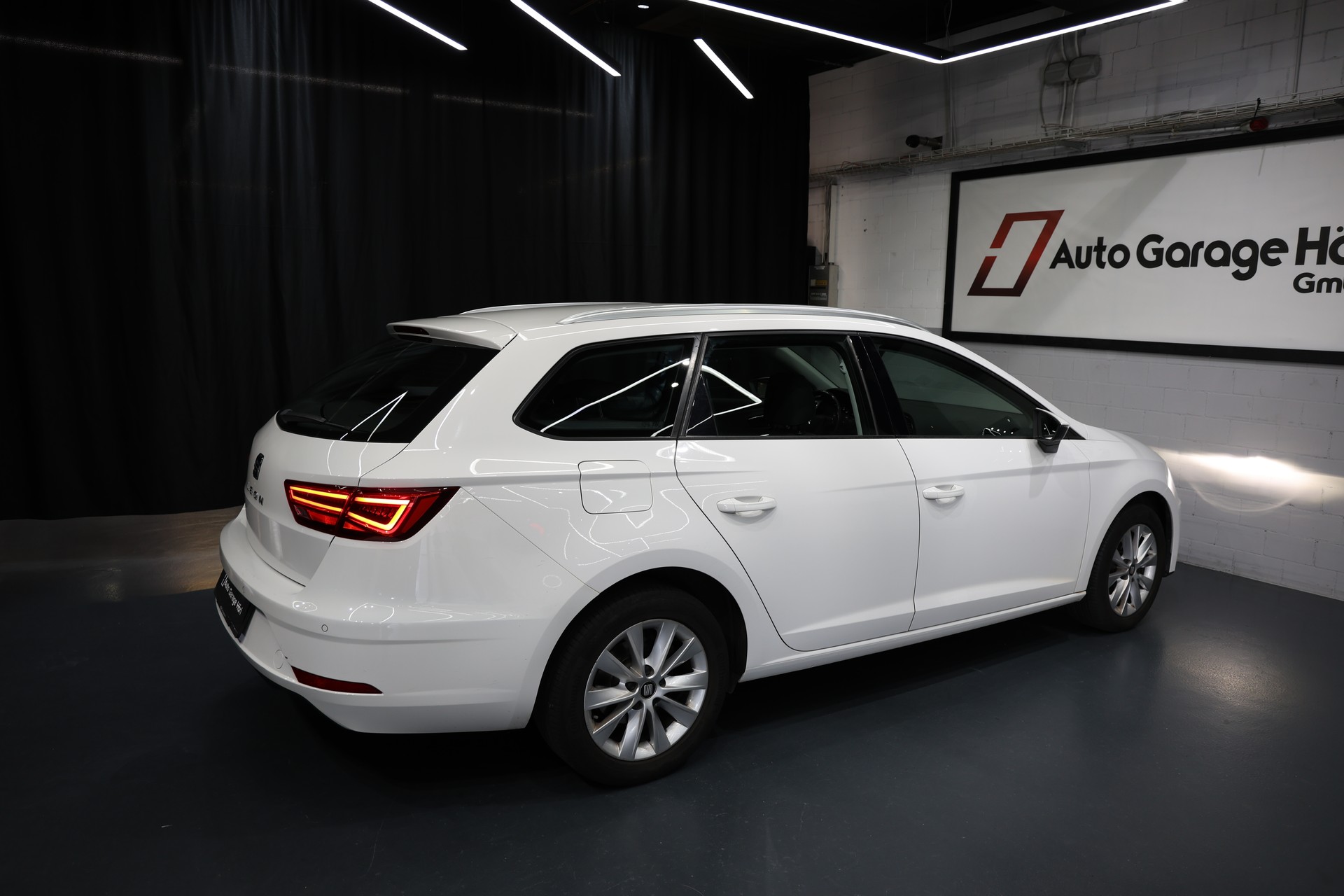 SEAT Leon ST 2.0 TDI CR FR DSG-image-11