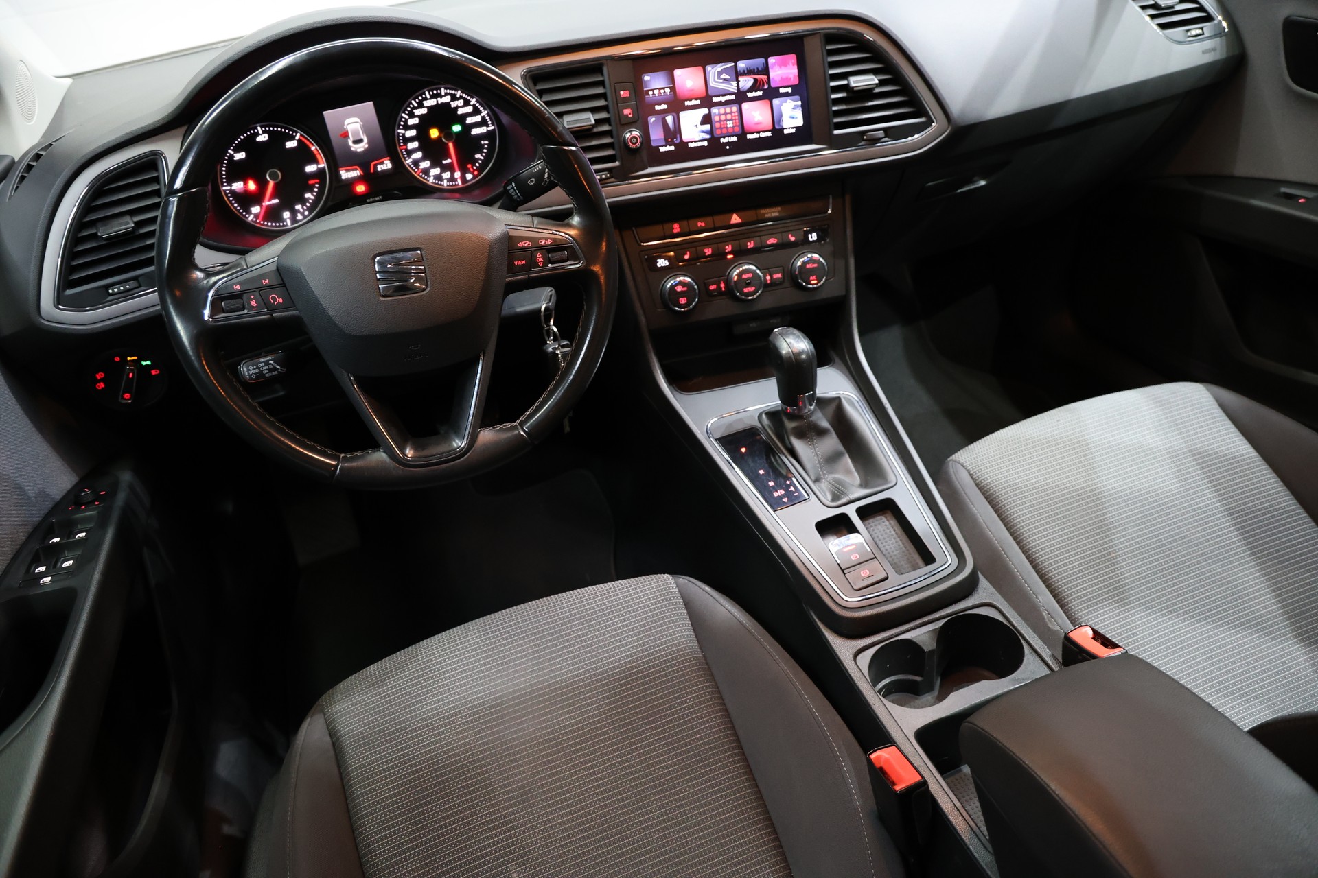 SEAT Leon ST 2.0 TDI CR FR DSG-image-17