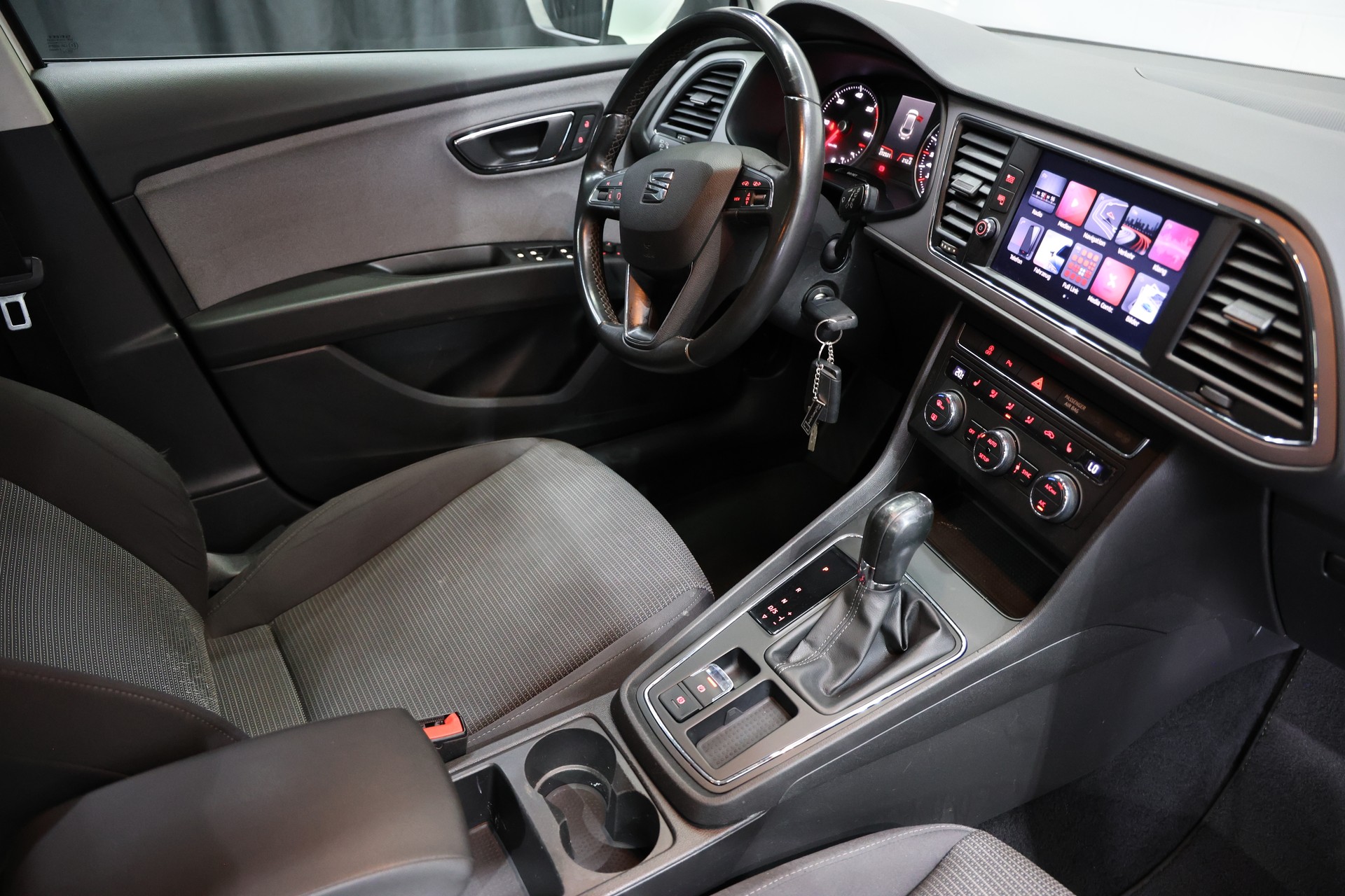 SEAT Leon ST 2.0 TDI CR FR DSG-image-13