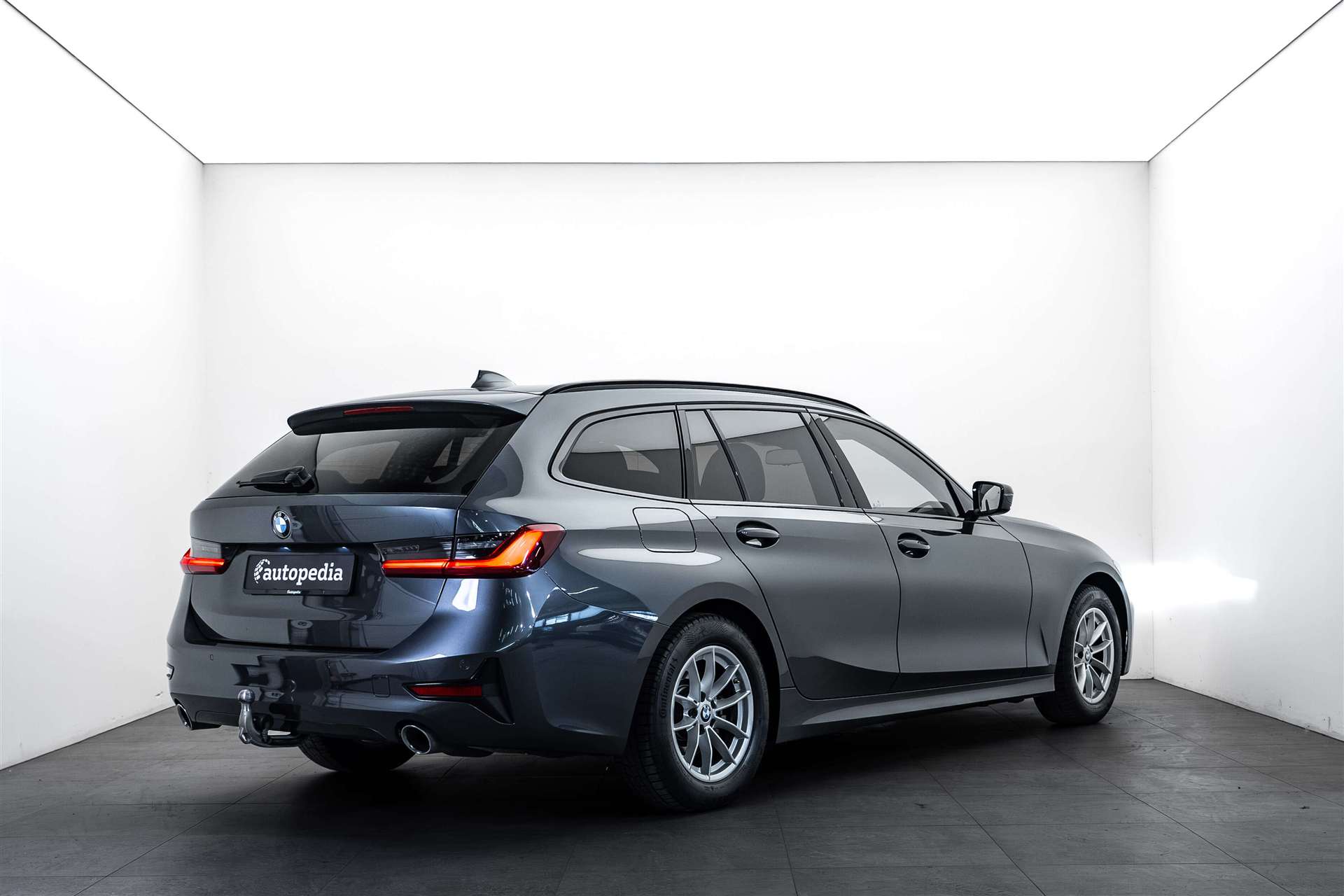 BMW 320d 48V Touring Sport Line Steptronic-showroom-element-2