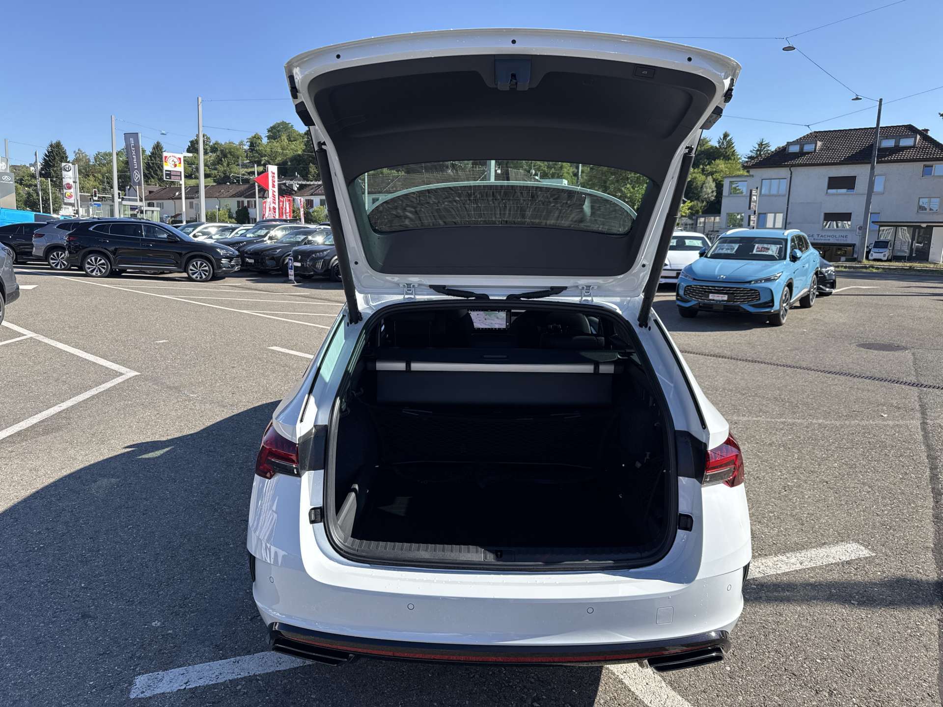 SKODA Octavia Combi 2.0 TSi RS DSG-Automat-image-7