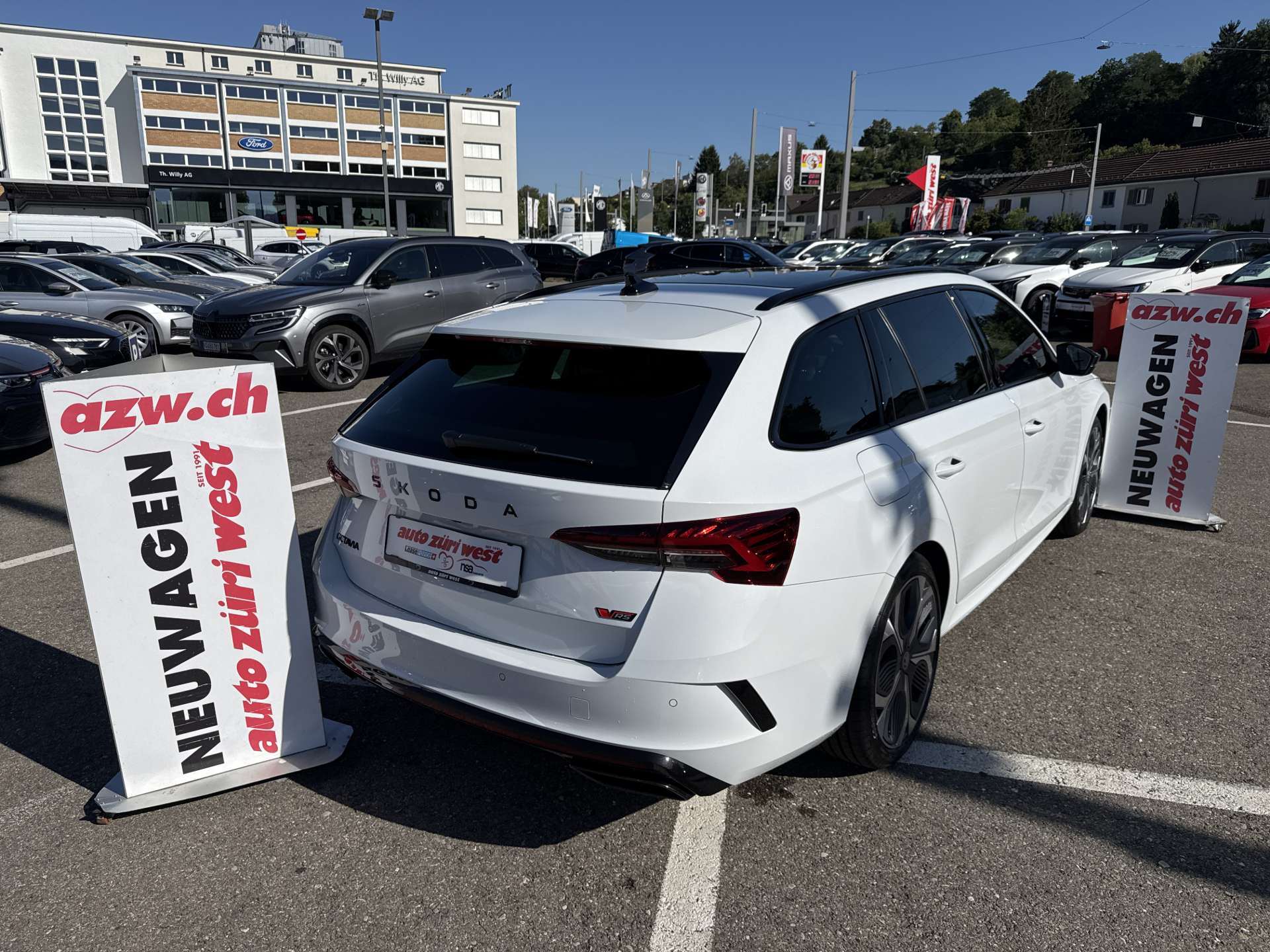 SKODA Octavia Combi 2.0 TSi RS DSG-Automat-image-2