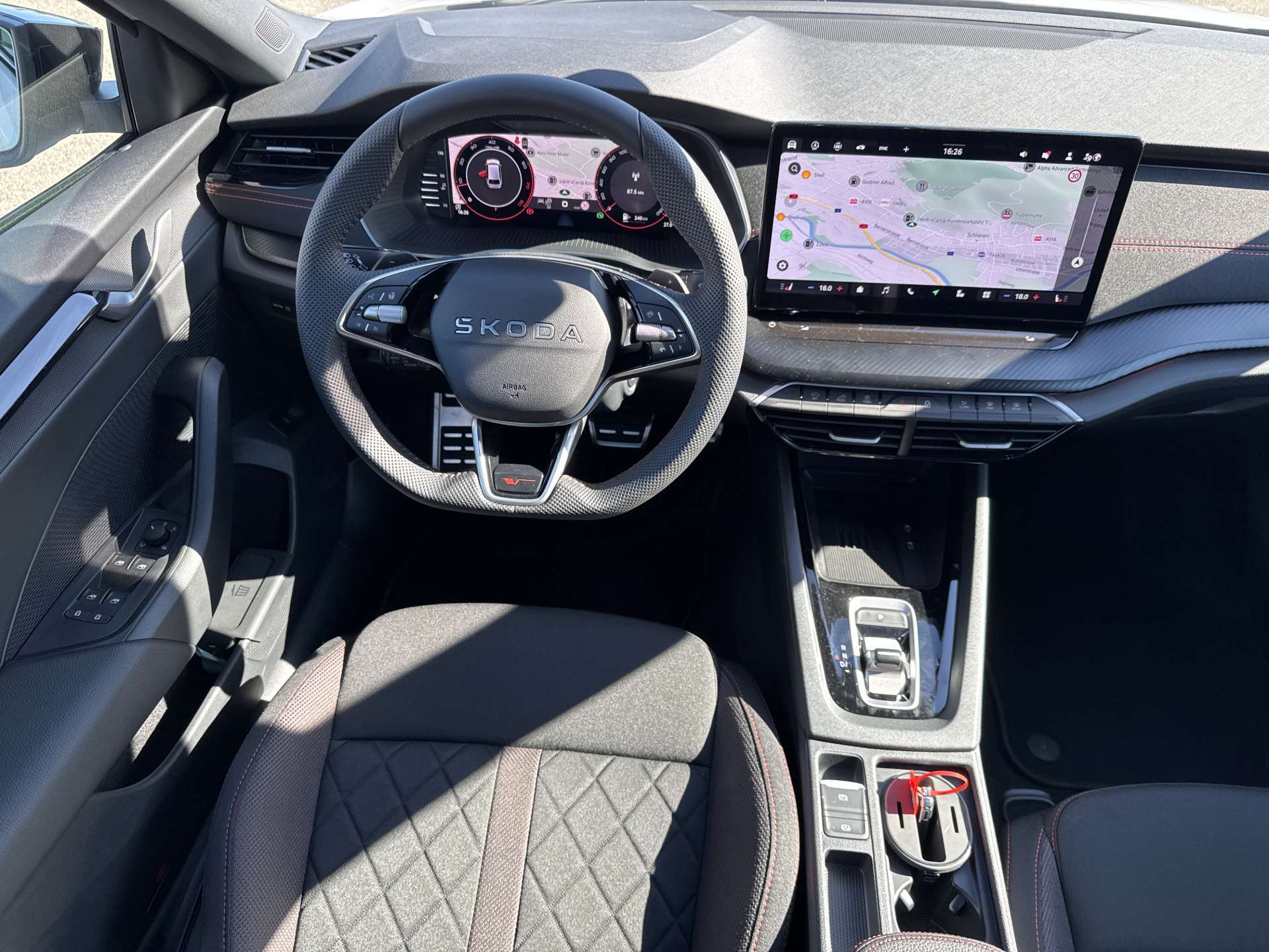 SKODA Octavia Combi 2.0 TSi RS DSG-Automat-image-4