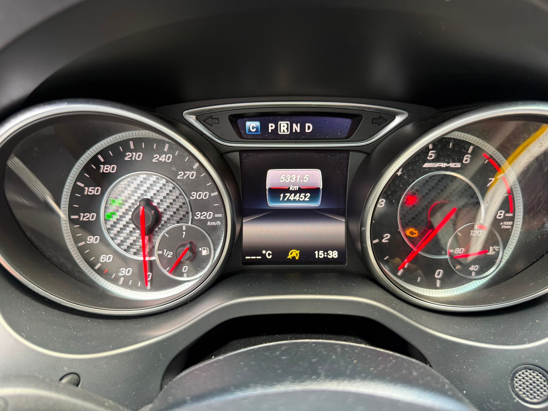 MERCEDES-BENZ CLA 45 AMG 4Matic Speedshift-image-14