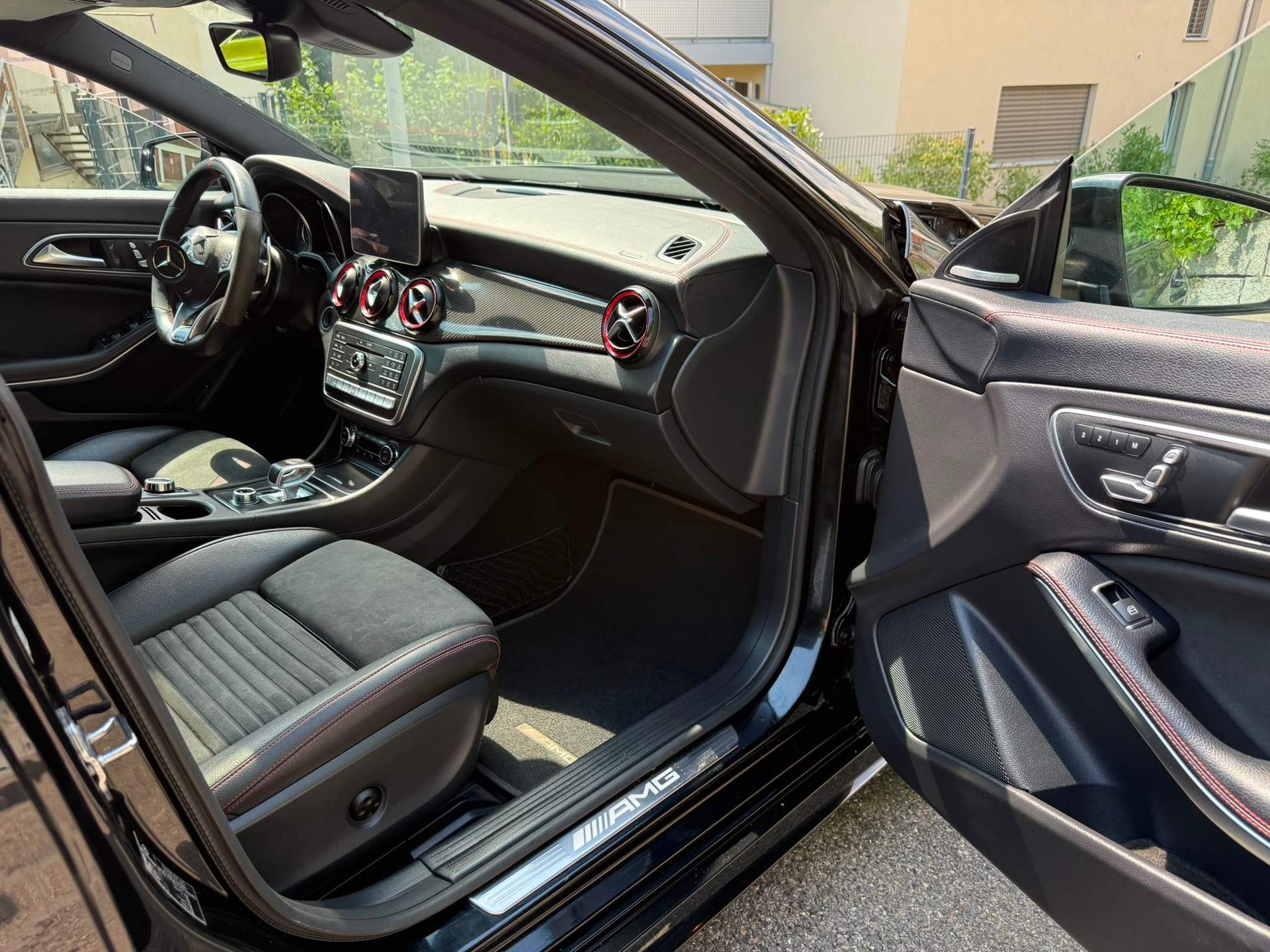 MERCEDES-BENZ CLA 45 AMG 4Matic Speedshift-image-12