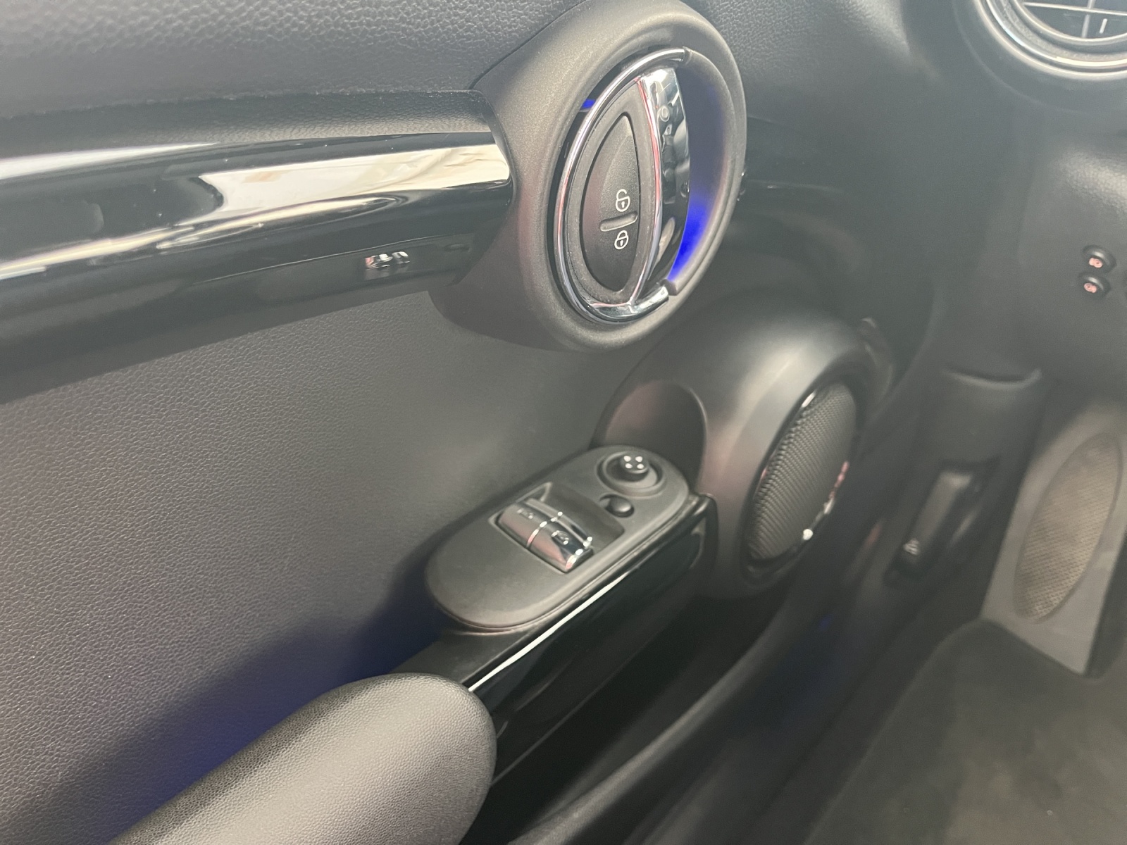 MINI 🆕 mini One (CH)-image-15
