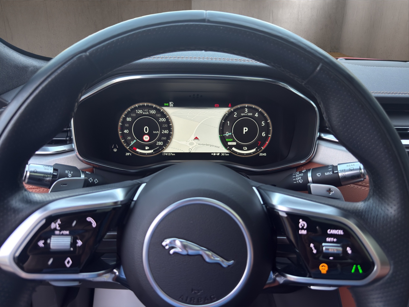 JAGUAR F-Pace 2.0 PHEV 404 R-Dynamic HSE AWD-image-20