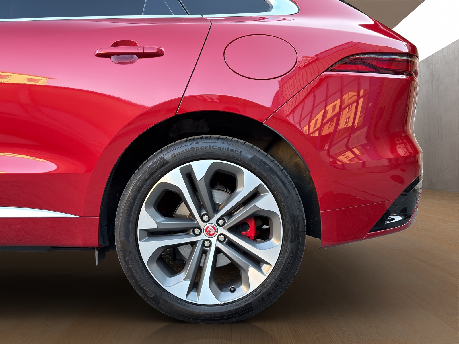 JAGUAR F-Pace 2.0 PHEV 404 R-Dynamic HSE AWD-image-27