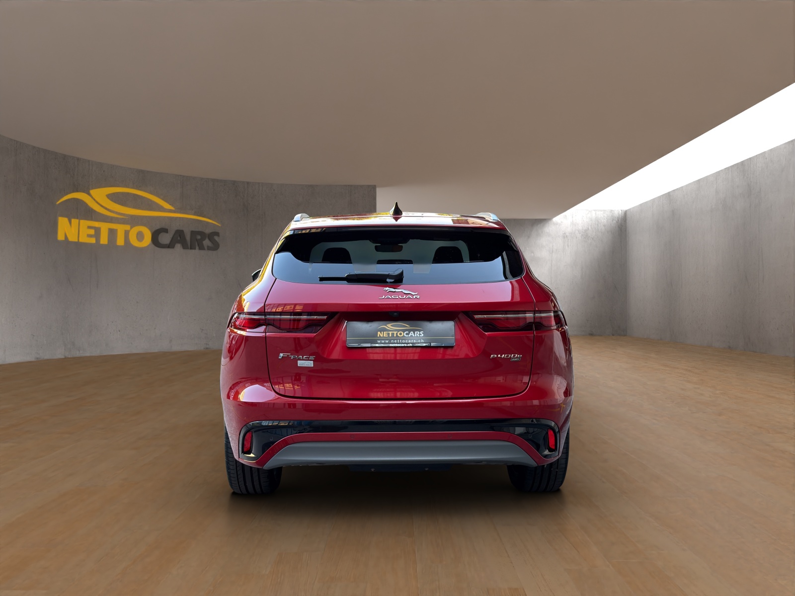 JAGUAR F-Pace 2.0 PHEV 404 R-Dynamic HSE AWD-image-3