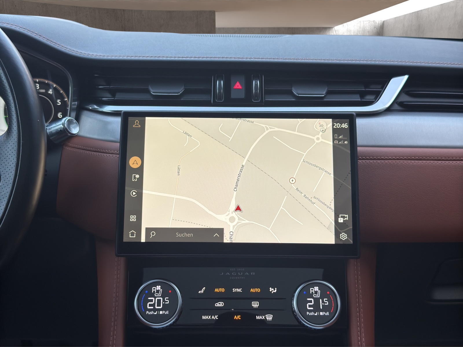 JAGUAR F-Pace 2.0 PHEV 404 R-Dynamic HSE AWD-image-14