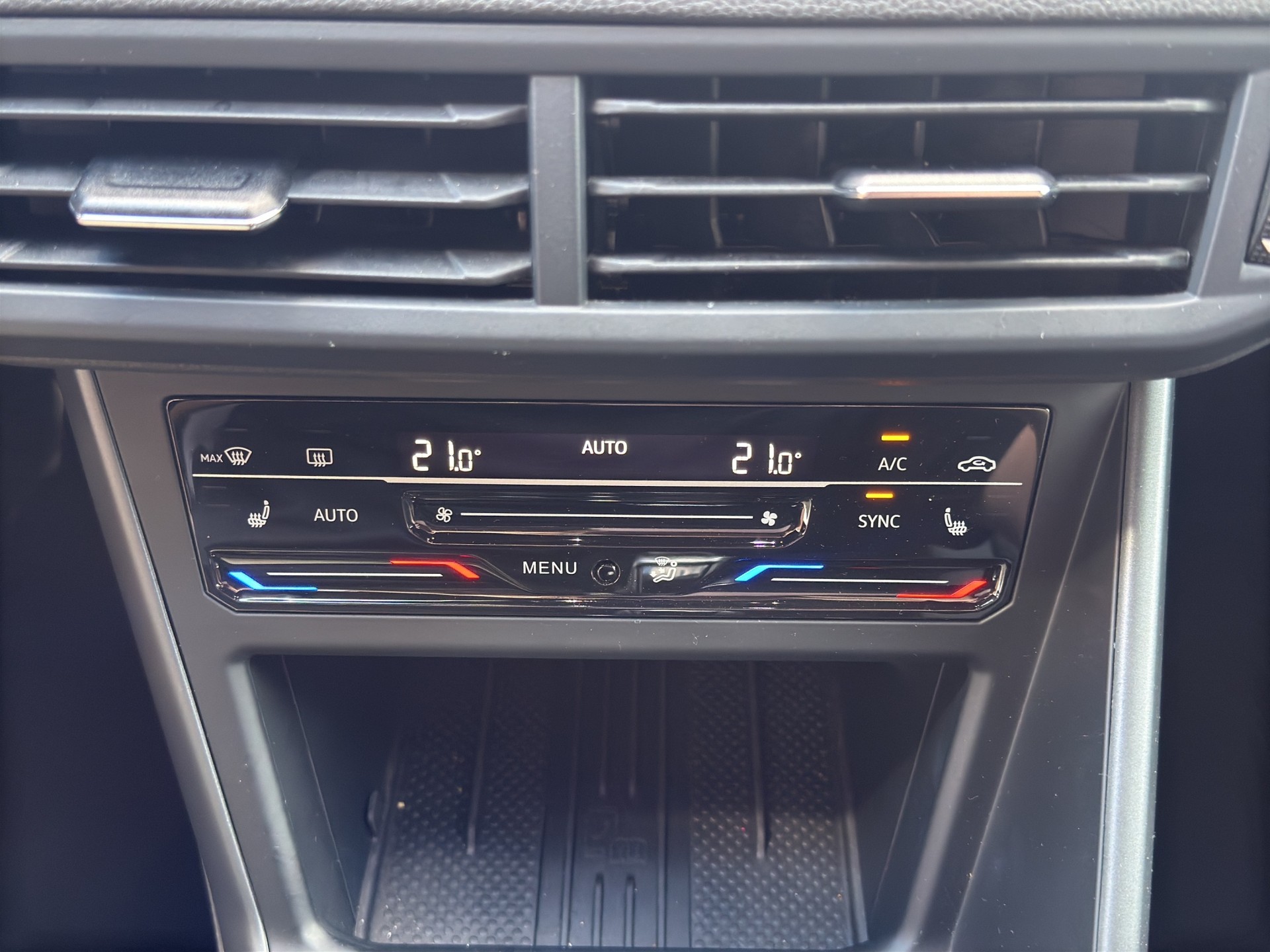 VW Polo 1.0 TSI R-Line DSG-image-23
