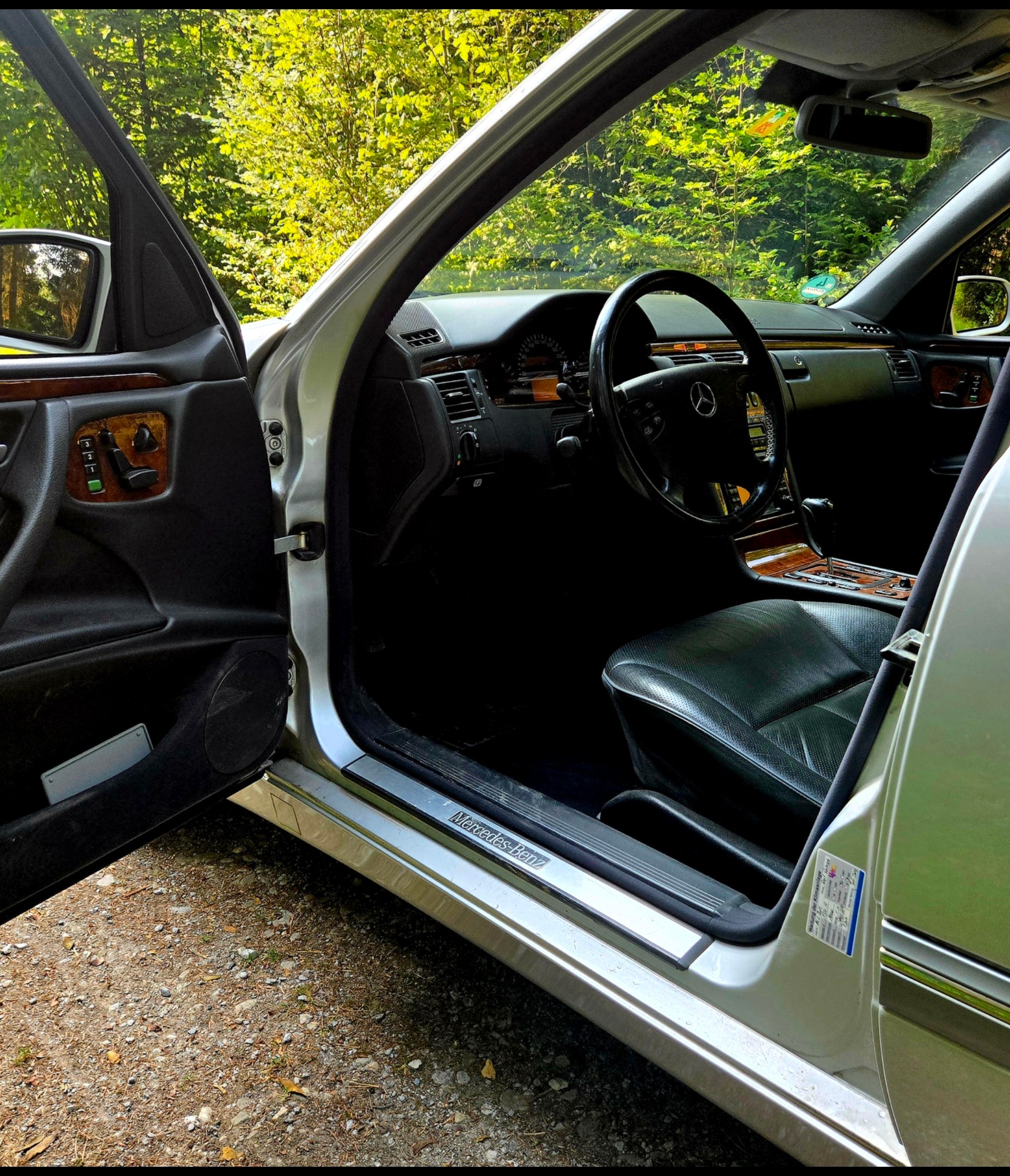 MERCEDES-BENZ E 320 Elégance 4-Matic Automatic-image-12
