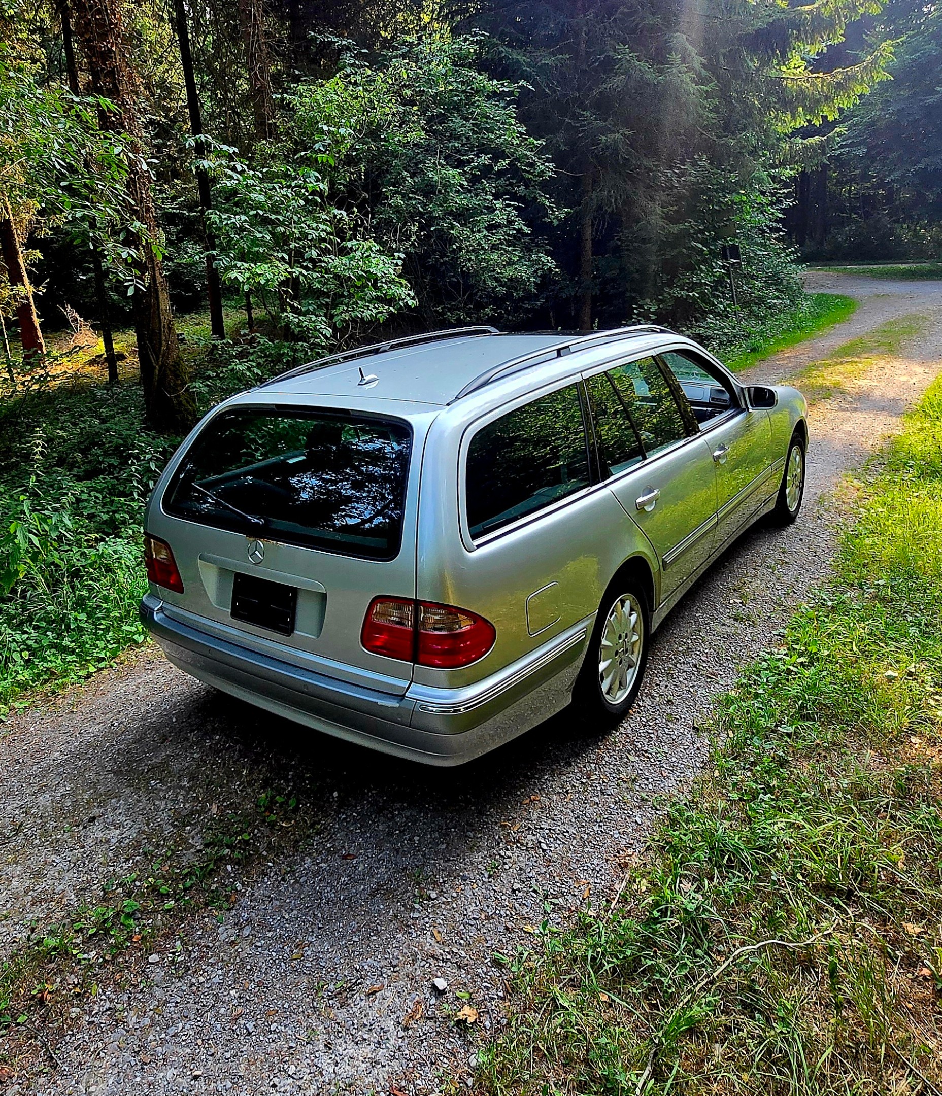 MERCEDES-BENZ E 320 Elégance 4-Matic Automatic-image-15