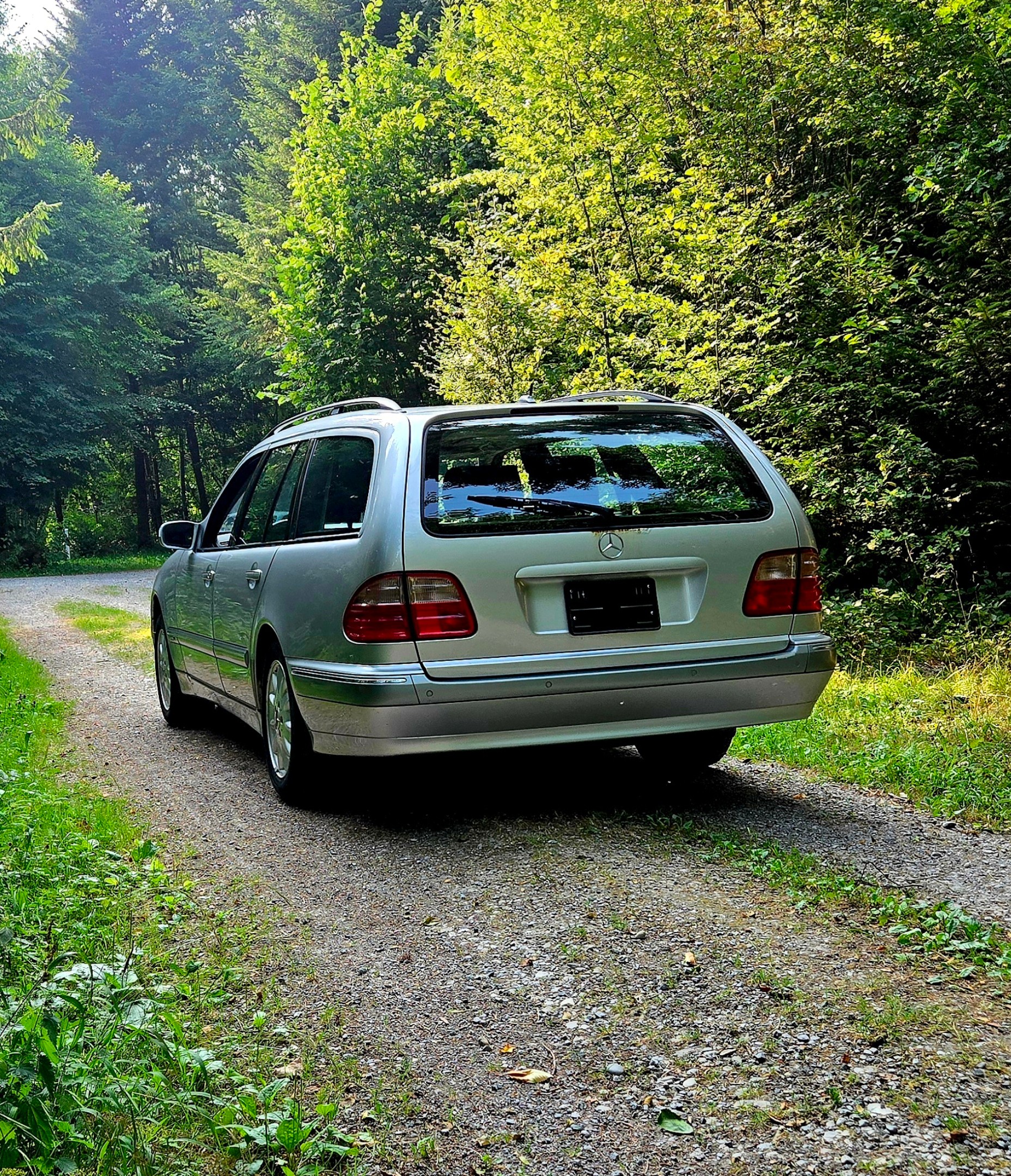 MERCEDES-BENZ E 320 Elégance 4-Matic Automatic-image-14