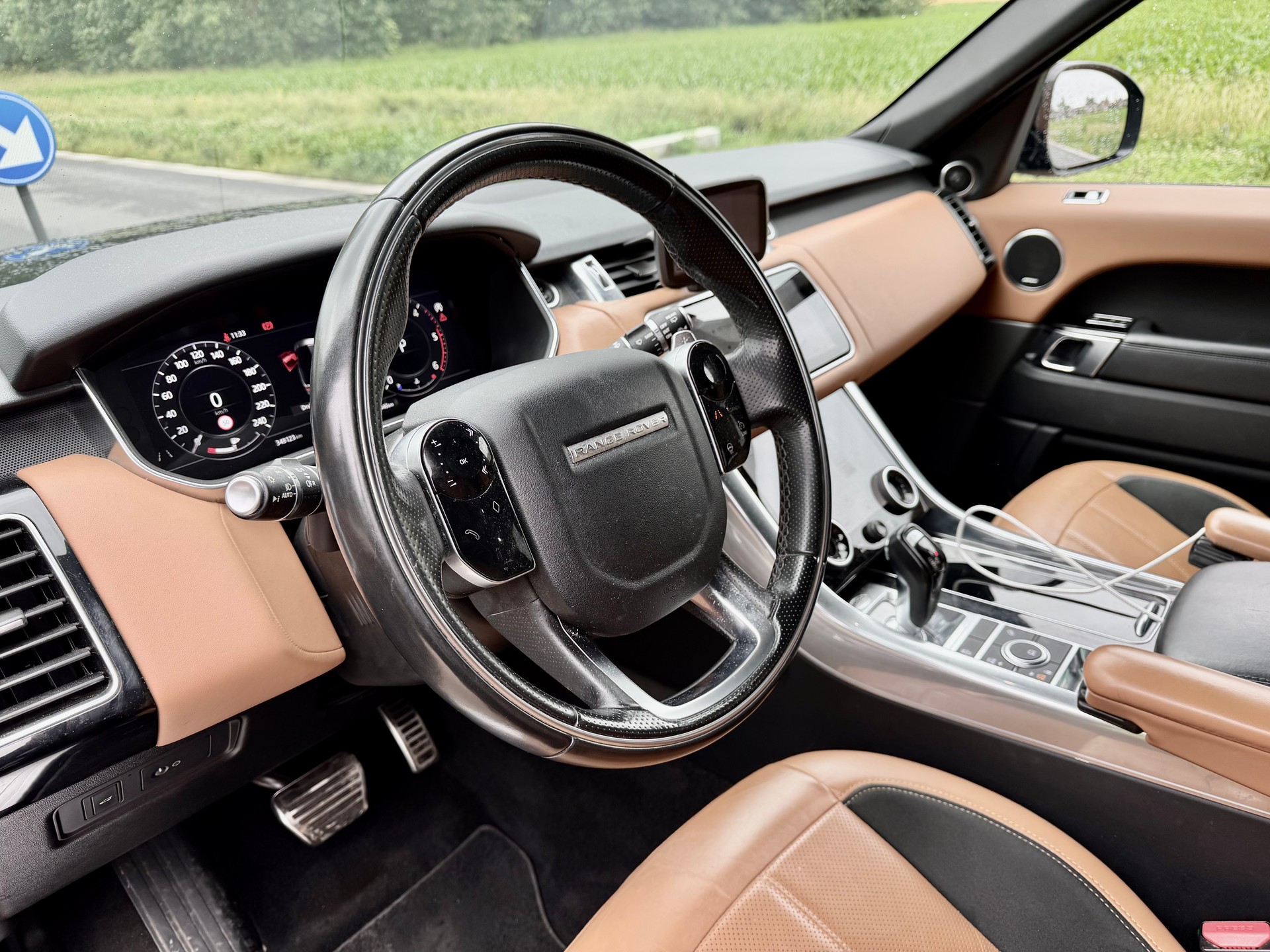LAND ROVER 3.0 SDV6 HSE-image-3