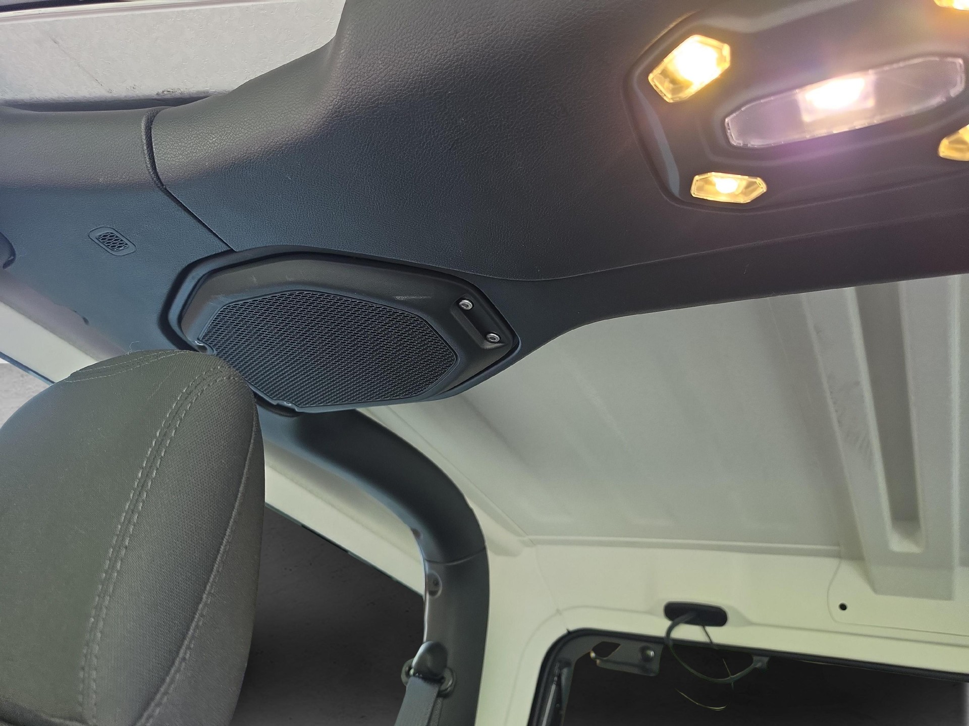 JEEP Wrangler 2.0 Turbo Sport-image-15