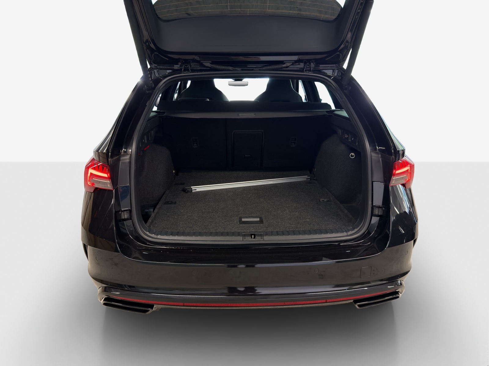 SKODA Octavia Combi 2.0 TSI DSG RS-image-12