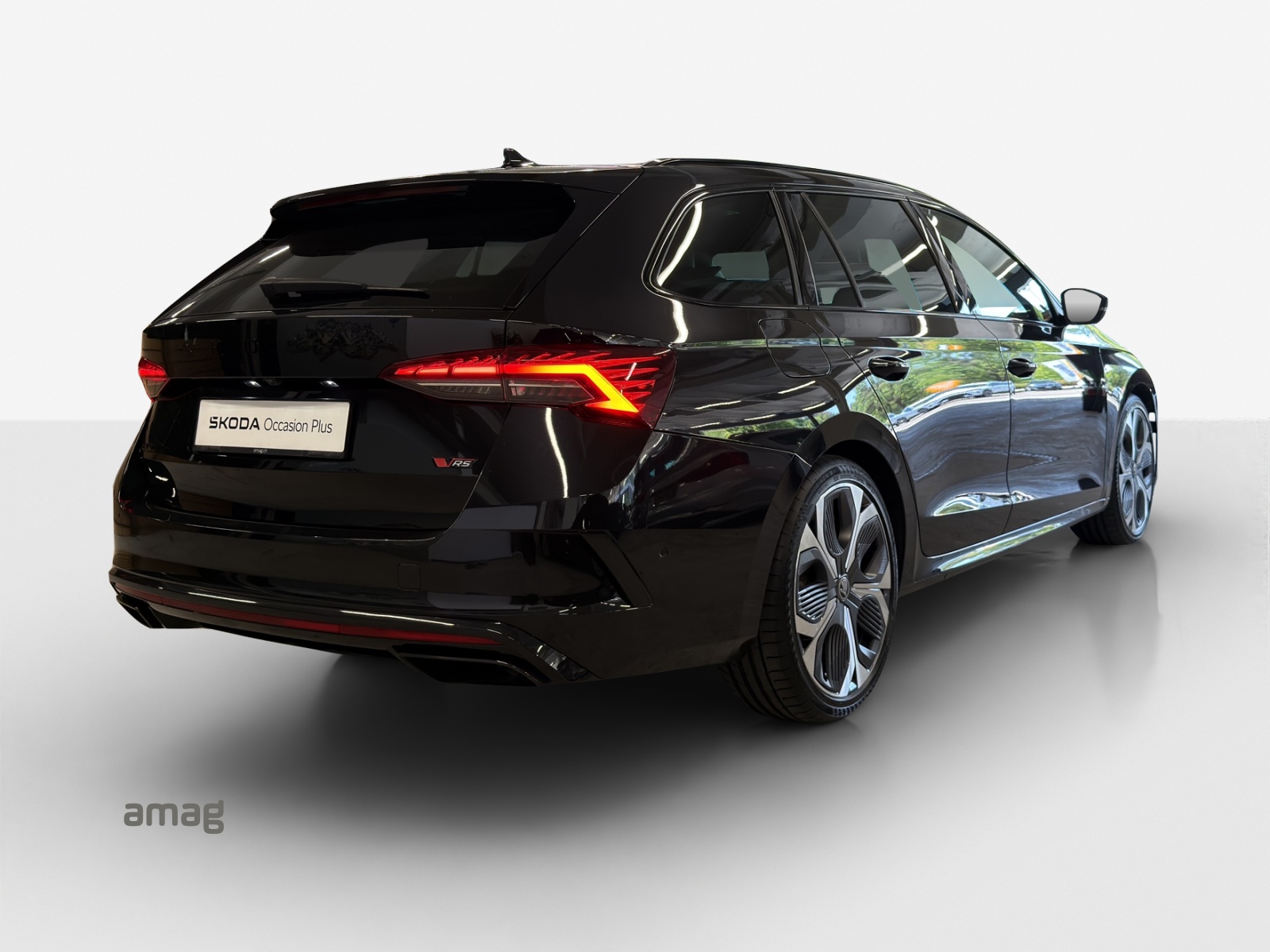 SKODA Octavia Combi 2.0 TSI DSG RS-image-4
