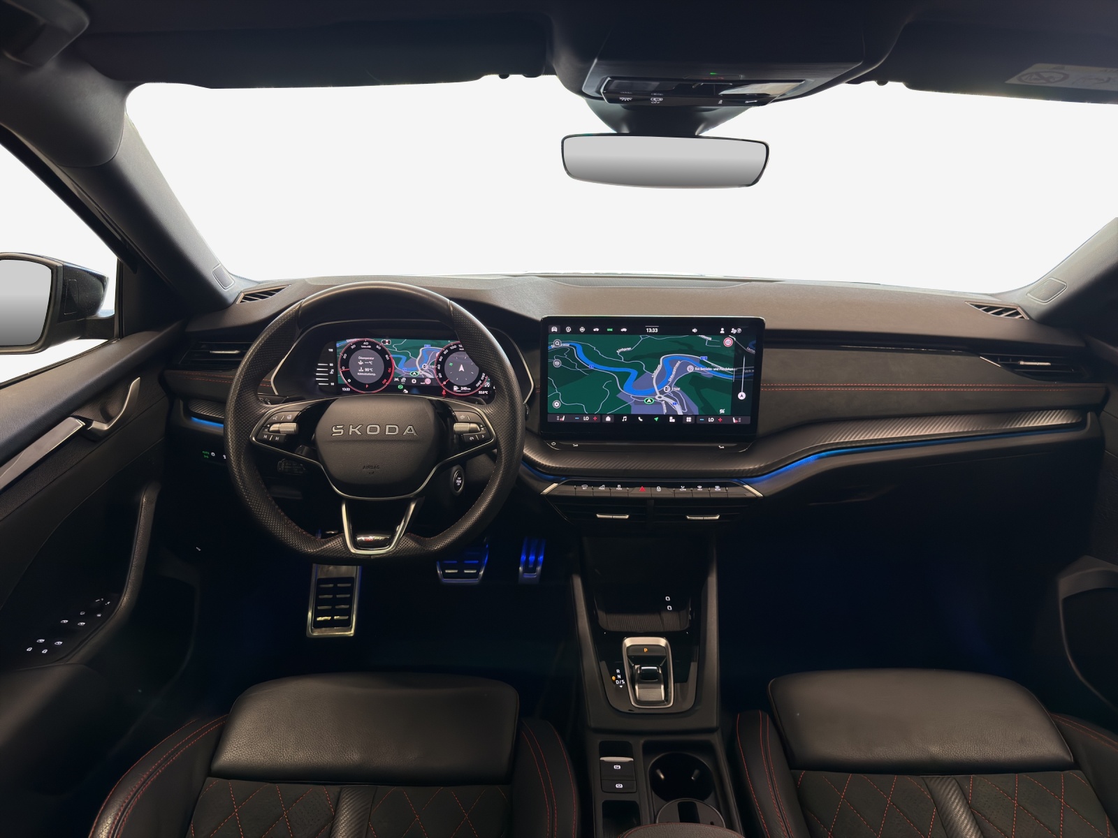 SKODA Octavia Combi 2.0 TSI DSG RS-image-8