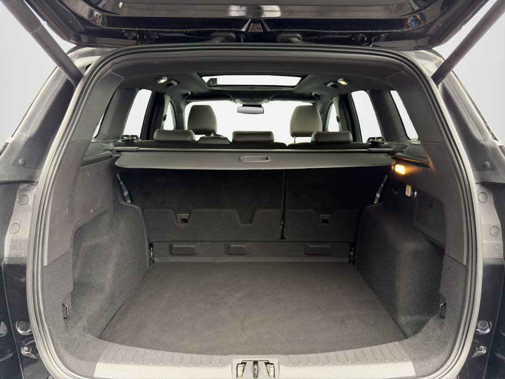 FORD Kuga 2.0 TDCi 180 ST-Line FPS-image-14
