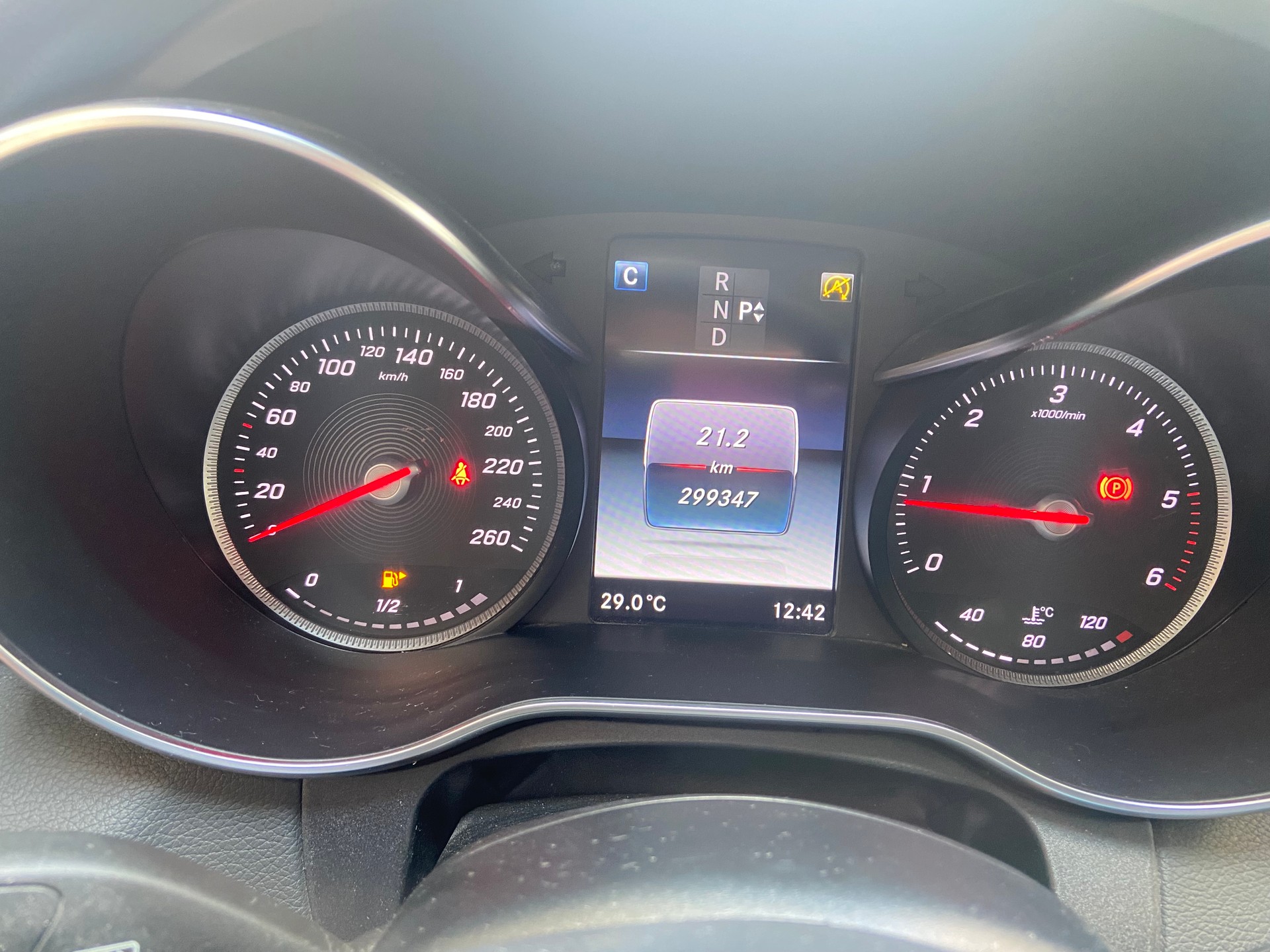 MERCEDES-BENZ C 250 d Swiss Star Exclusive 4Matic 9G-Tronic-image-14