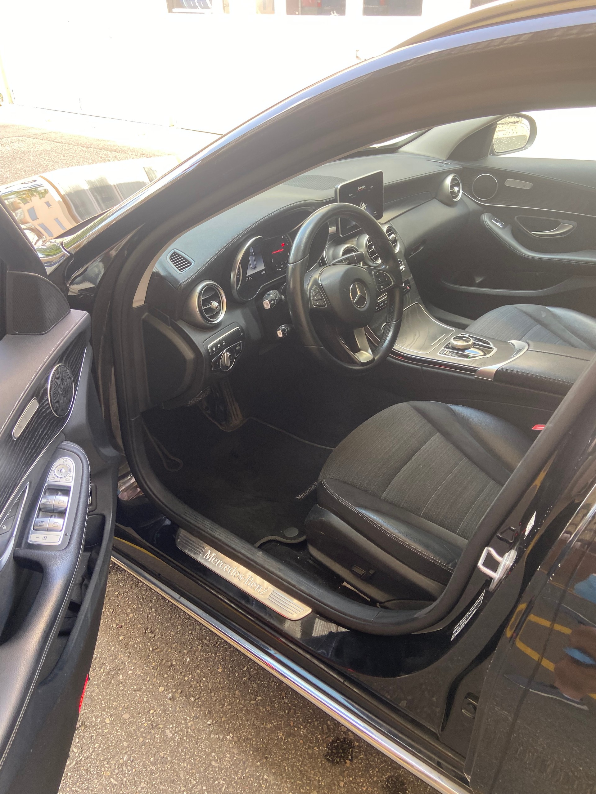 MERCEDES-BENZ C 250 d Swiss Star Exclusive 4Matic 9G-Tronic-image-9