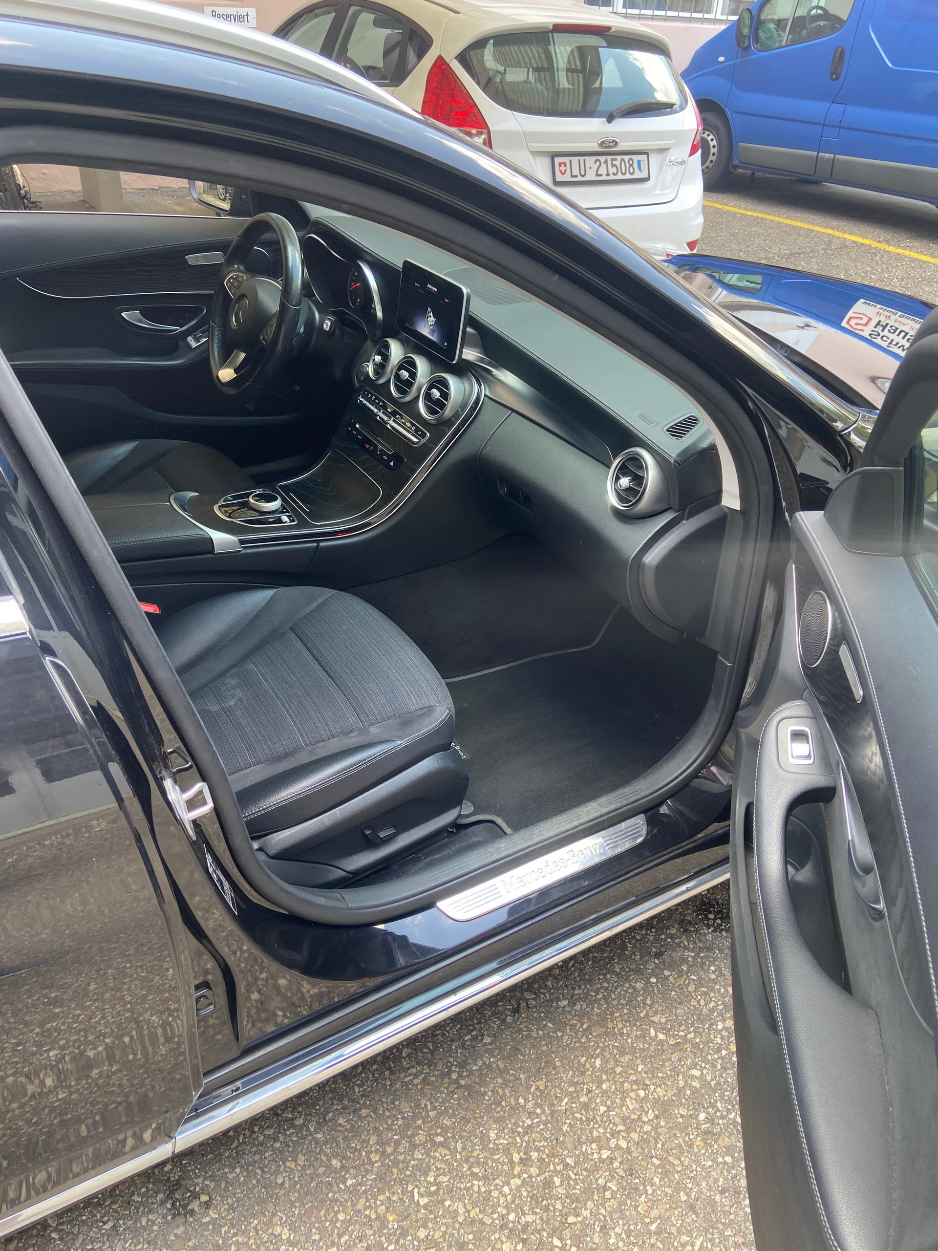 MERCEDES-BENZ C 250 d Swiss Star Exclusive 4Matic 9G-Tronic-image-11