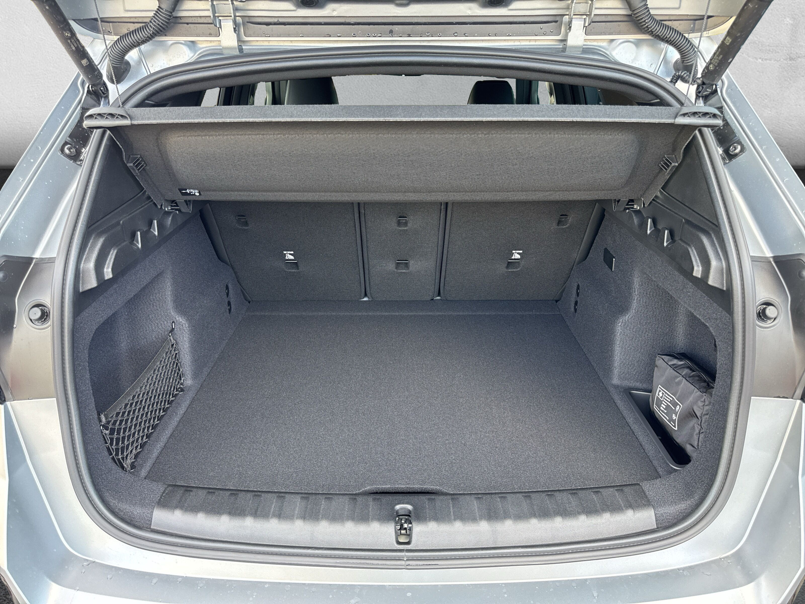 BMW iX1 xDrive 30 M Sport-image-9